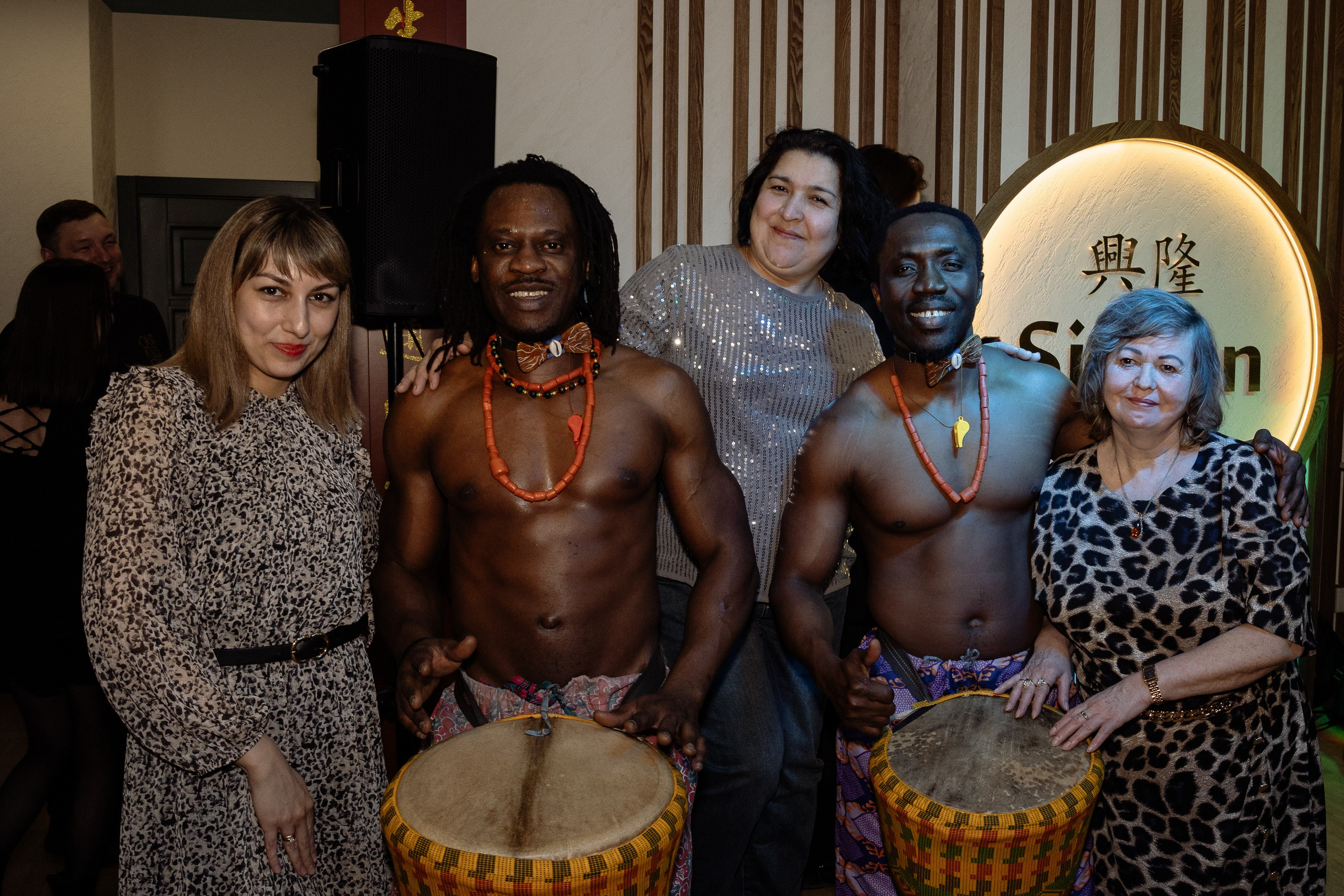 Вечеринка в кафе Sinlun. Фотограф Юлия Мальцева