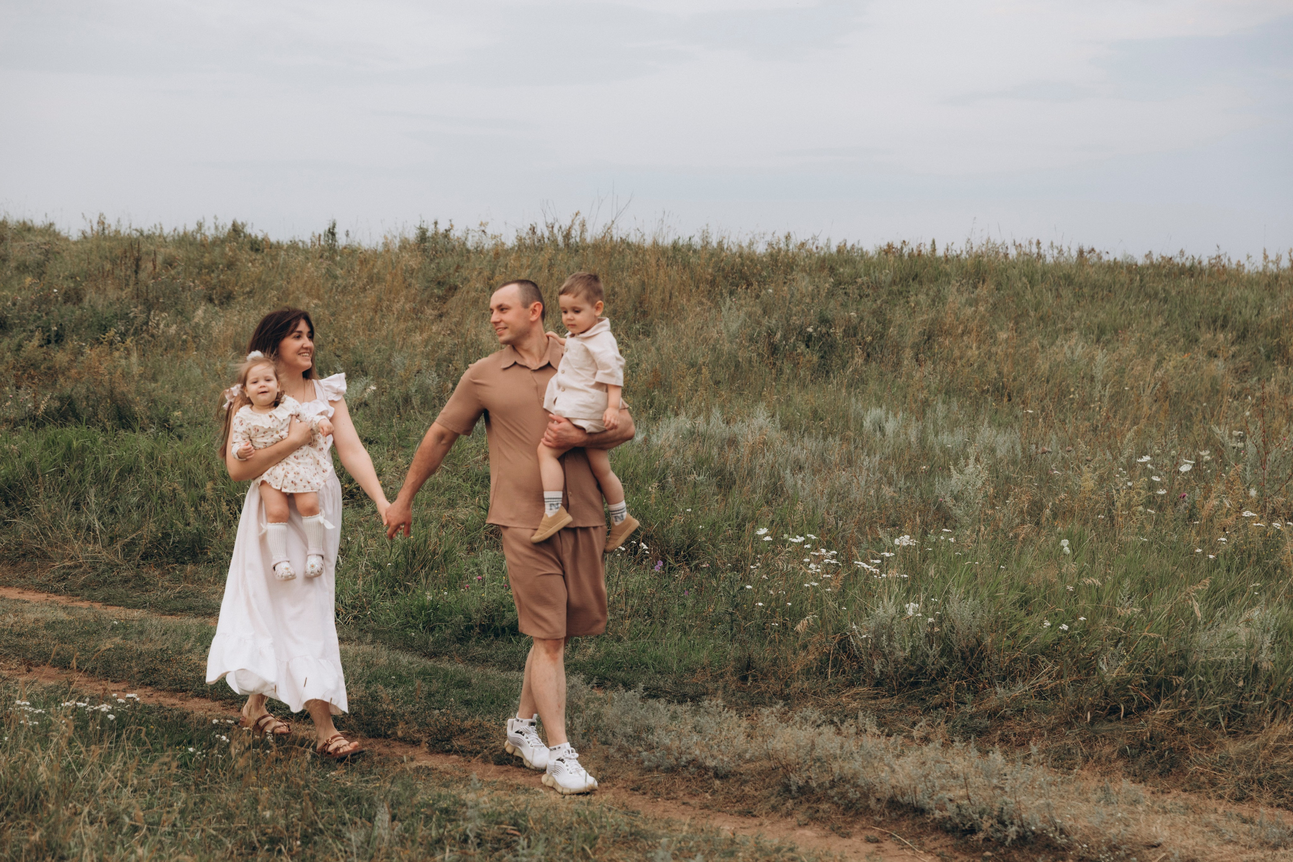 Карина, Саша, Миша, София. Фотограф Мария Щеголькова. Чувственный женский портрет