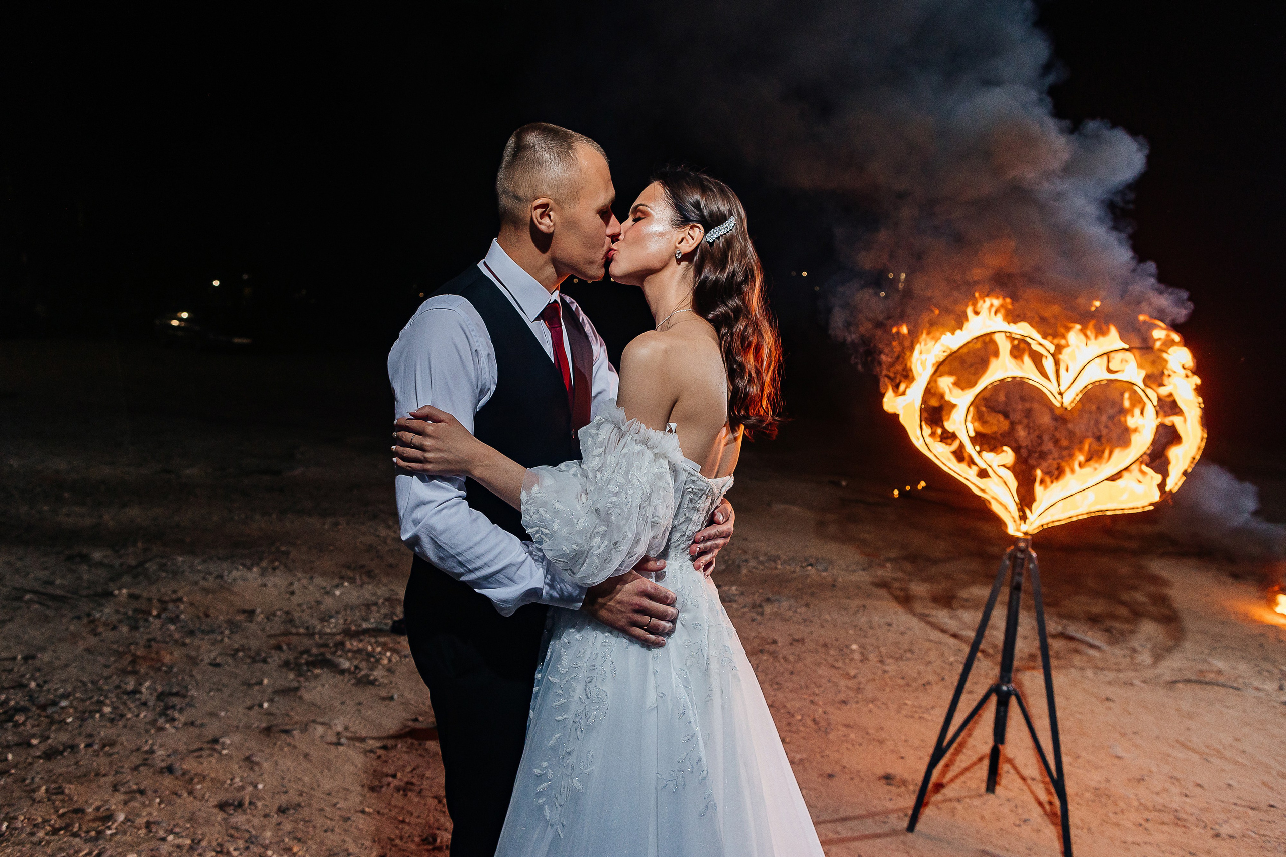 Волшебное утро невесты в номере отеля. Олег Сверчков | Свадебный фотограф Вологда