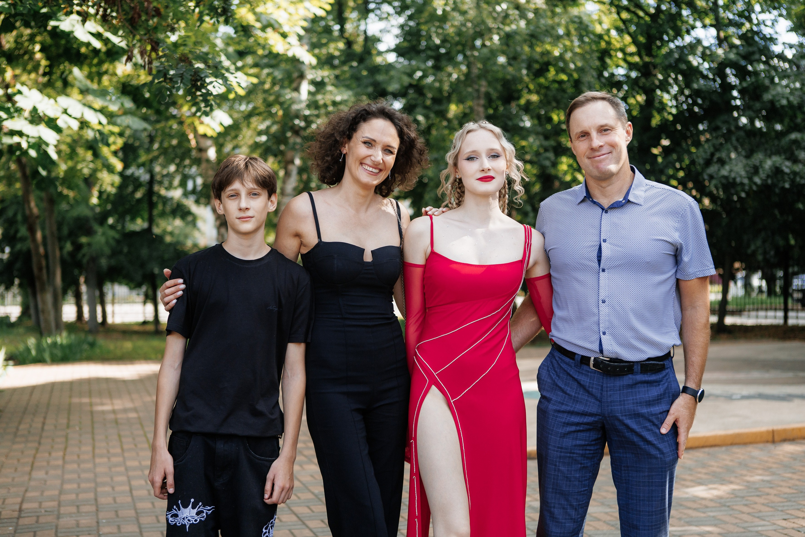 Выпускной Гимназия 12 2024 г. Свадебный и портретный Фотограф в Липецке Дмитрий Котюков