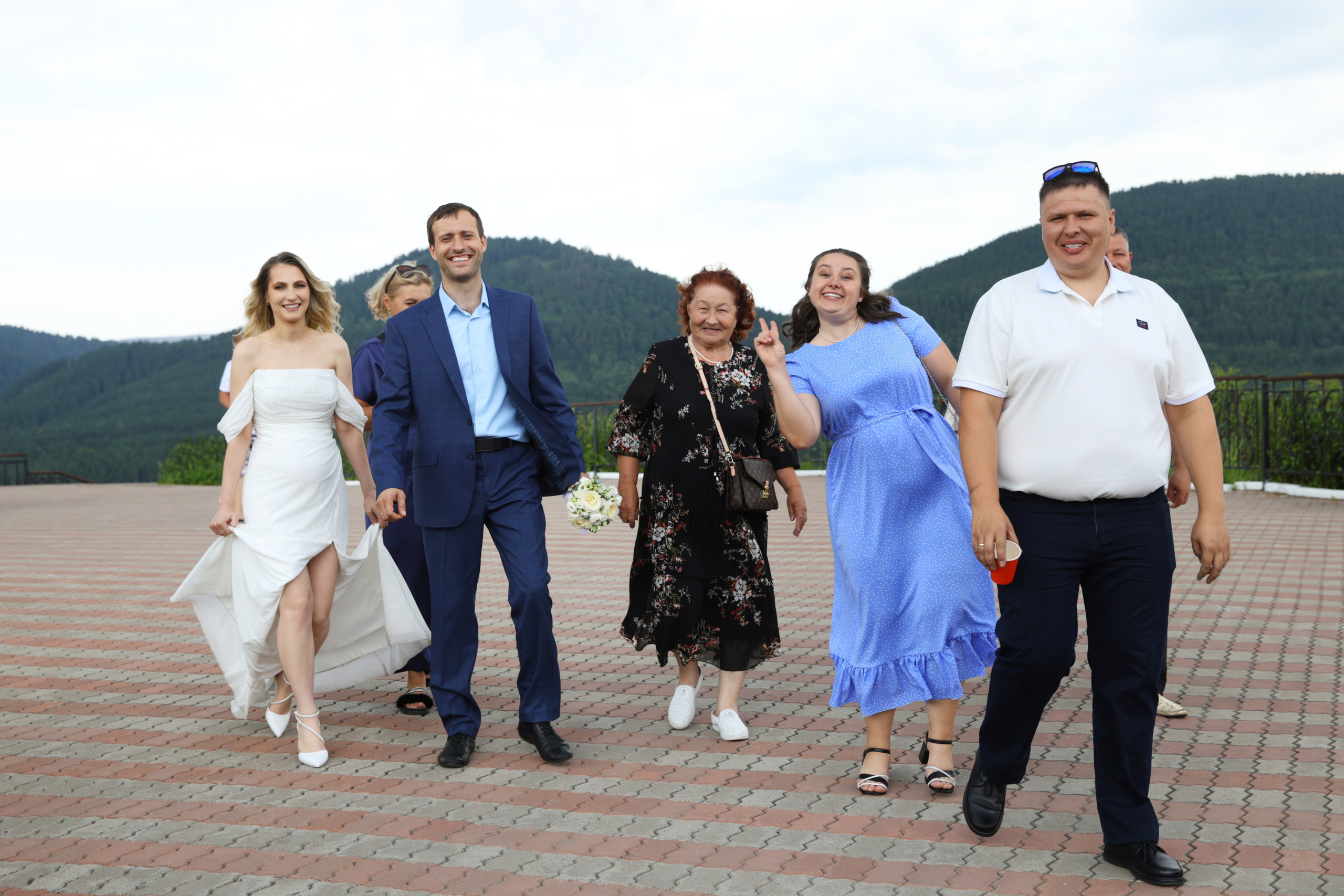 Из Загса сразу за город