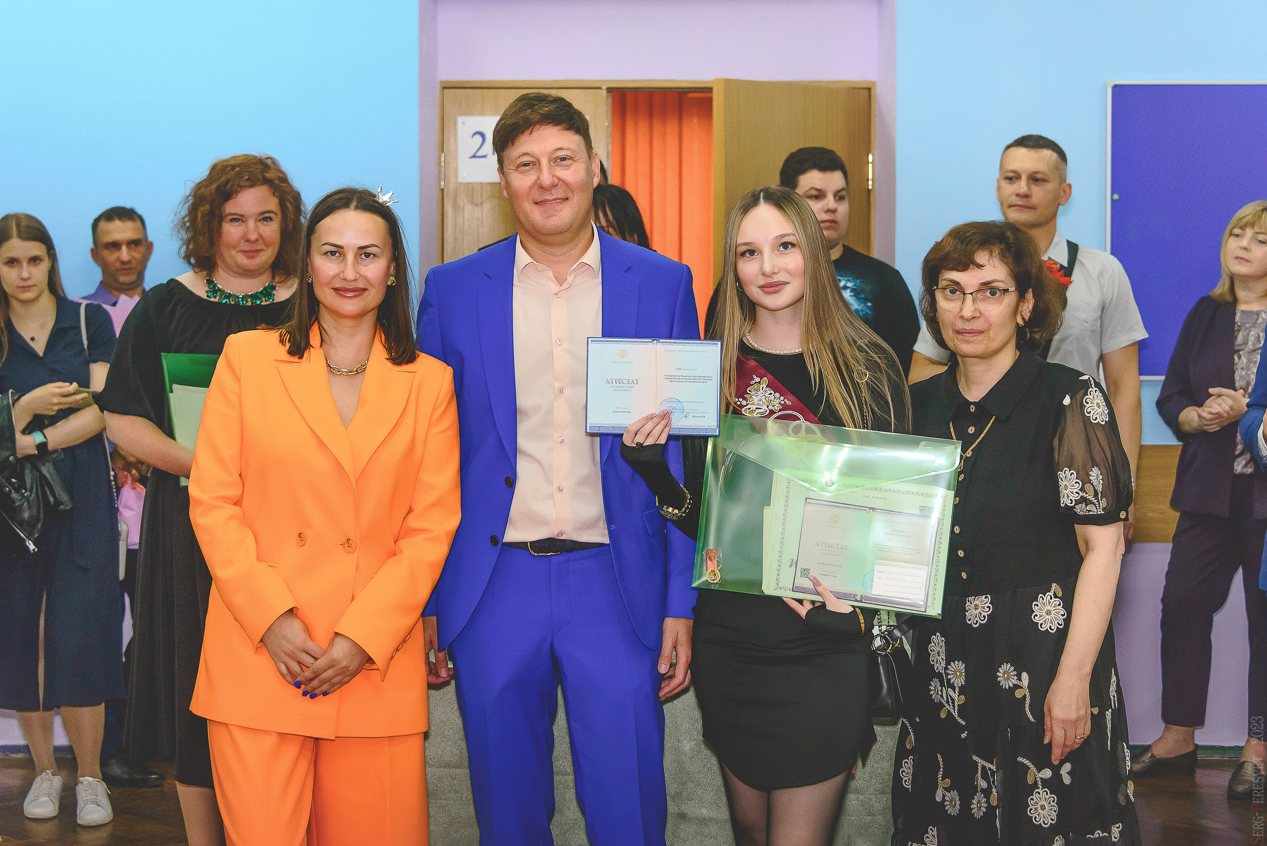 Выпускной 11 класс. Ваш фотограф на праздник в Москве, Раменском, Жуковском, Люберцах