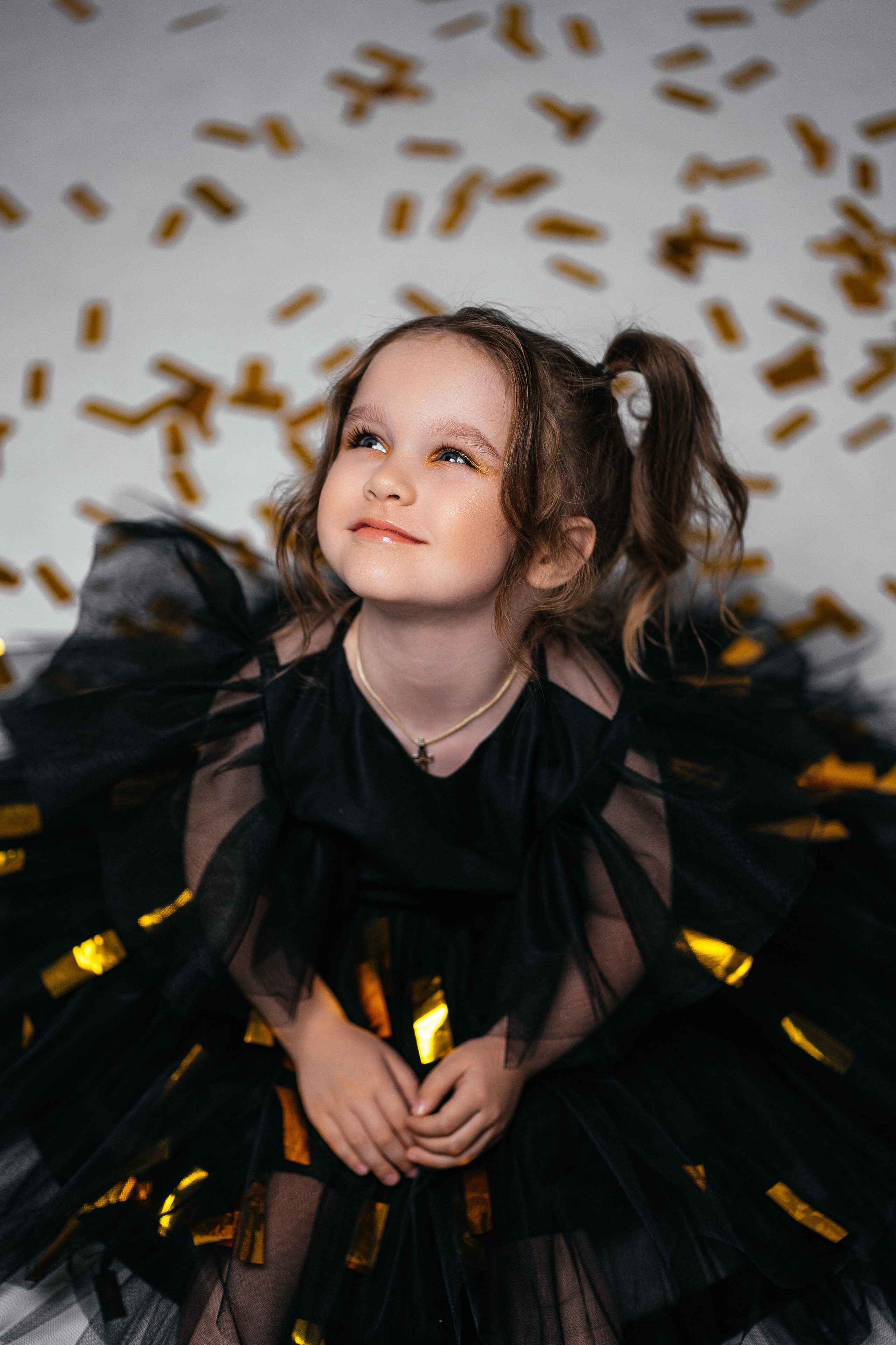 Фотосессия для девочки в платье. Фотограф Ким Наталья в Красноярске