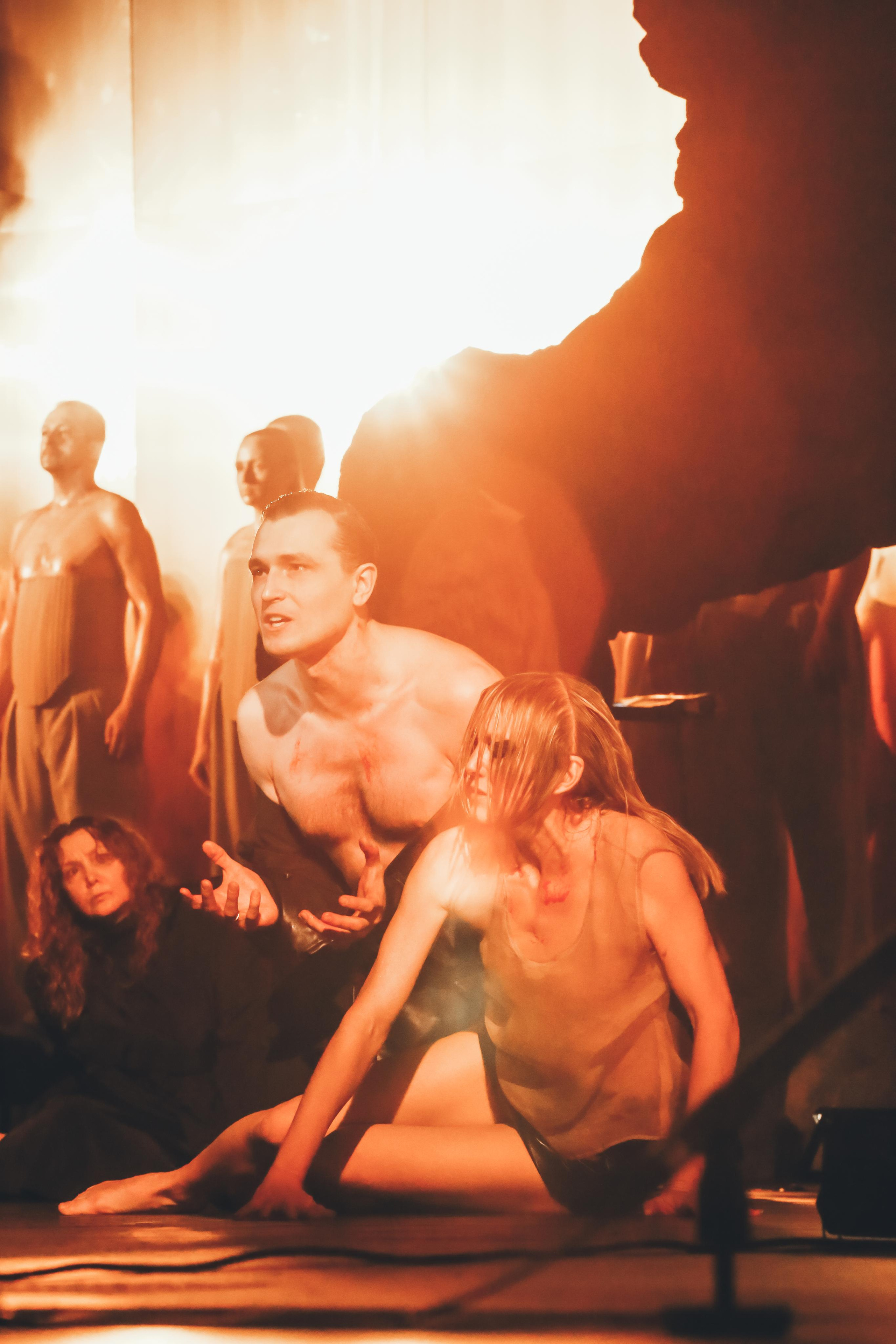 MARY I STUART, Молодежный театр Алтая им. В. С. Золотухина. Фоторепортаж. Театральная фотосъёмка