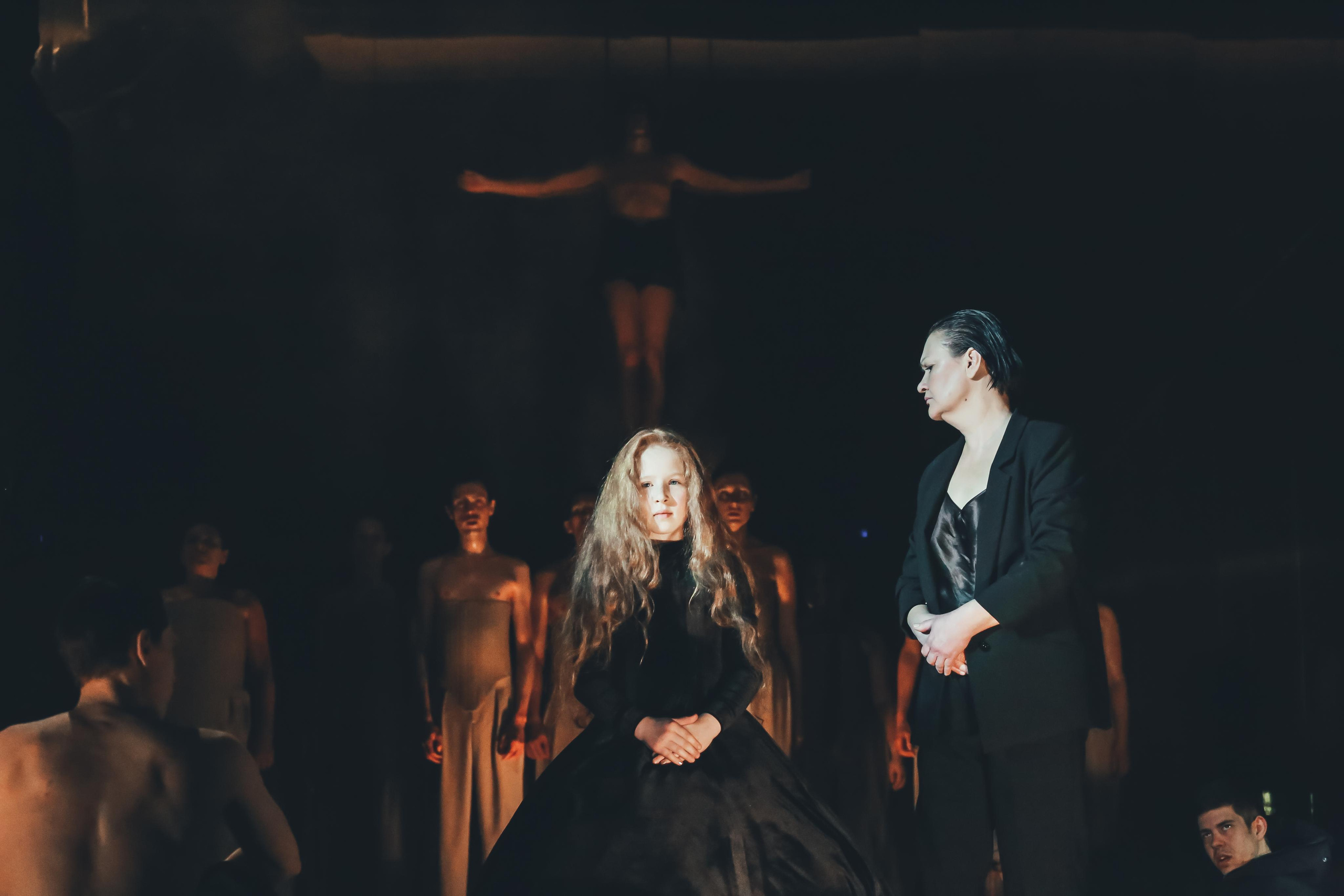 MARY I STUART, Молодежный театр Алтая им. В. С. Золотухина. Фоторепортаж. Театральная фотосъёмка