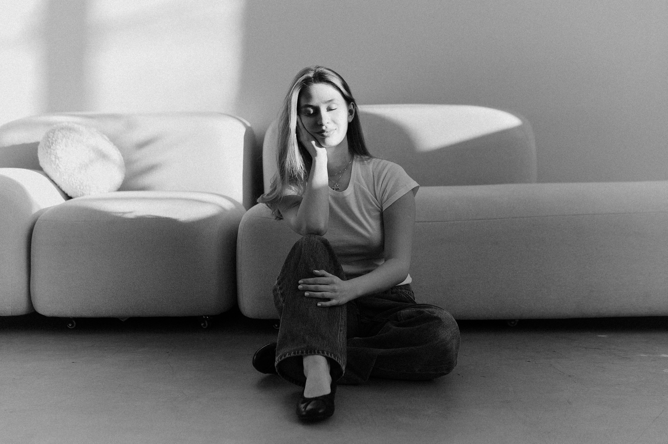 Arina. Я — Алёна и я фотографирую красиво (е)
