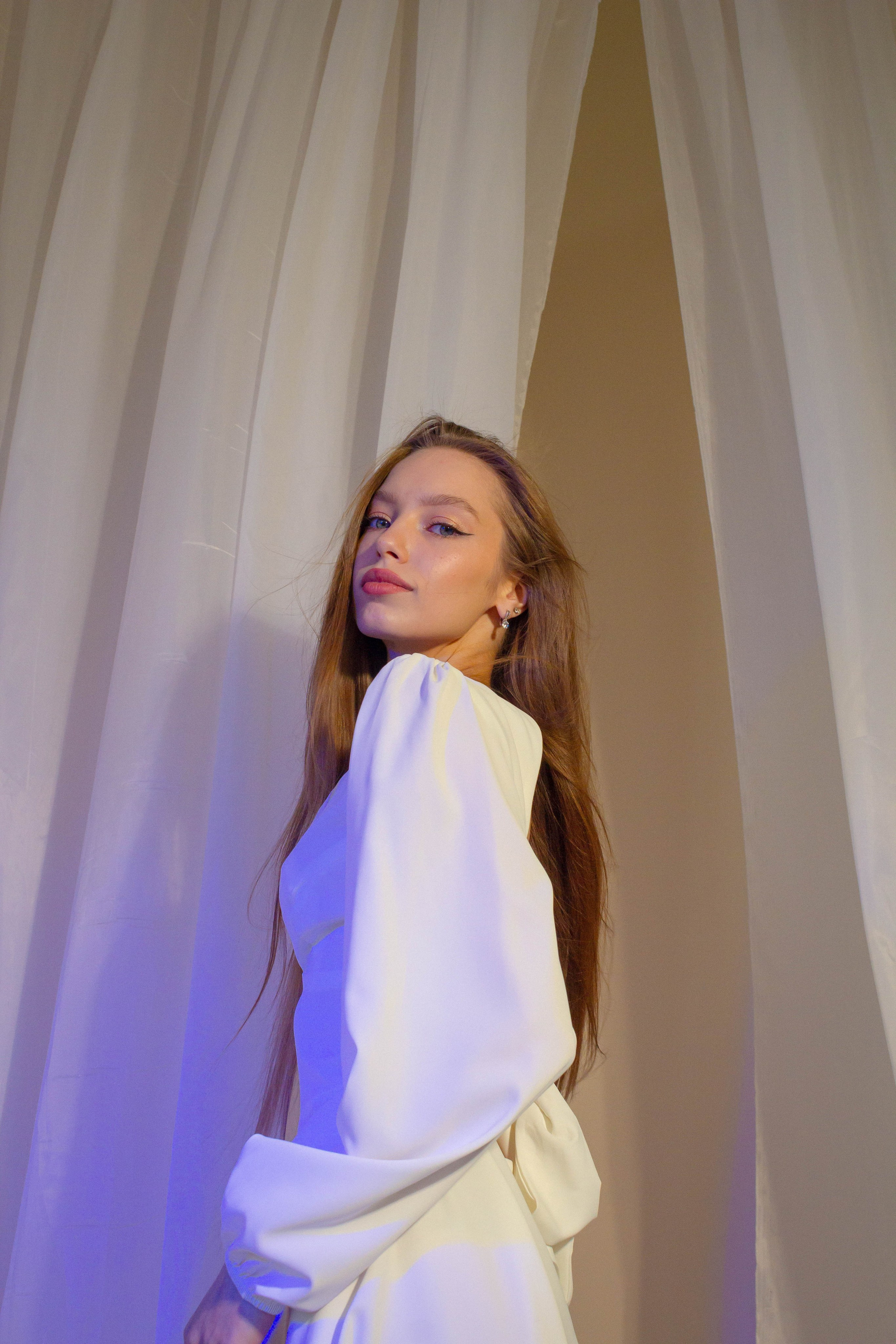 Alice. Я — Алёна и я фотографирую красиво (е)