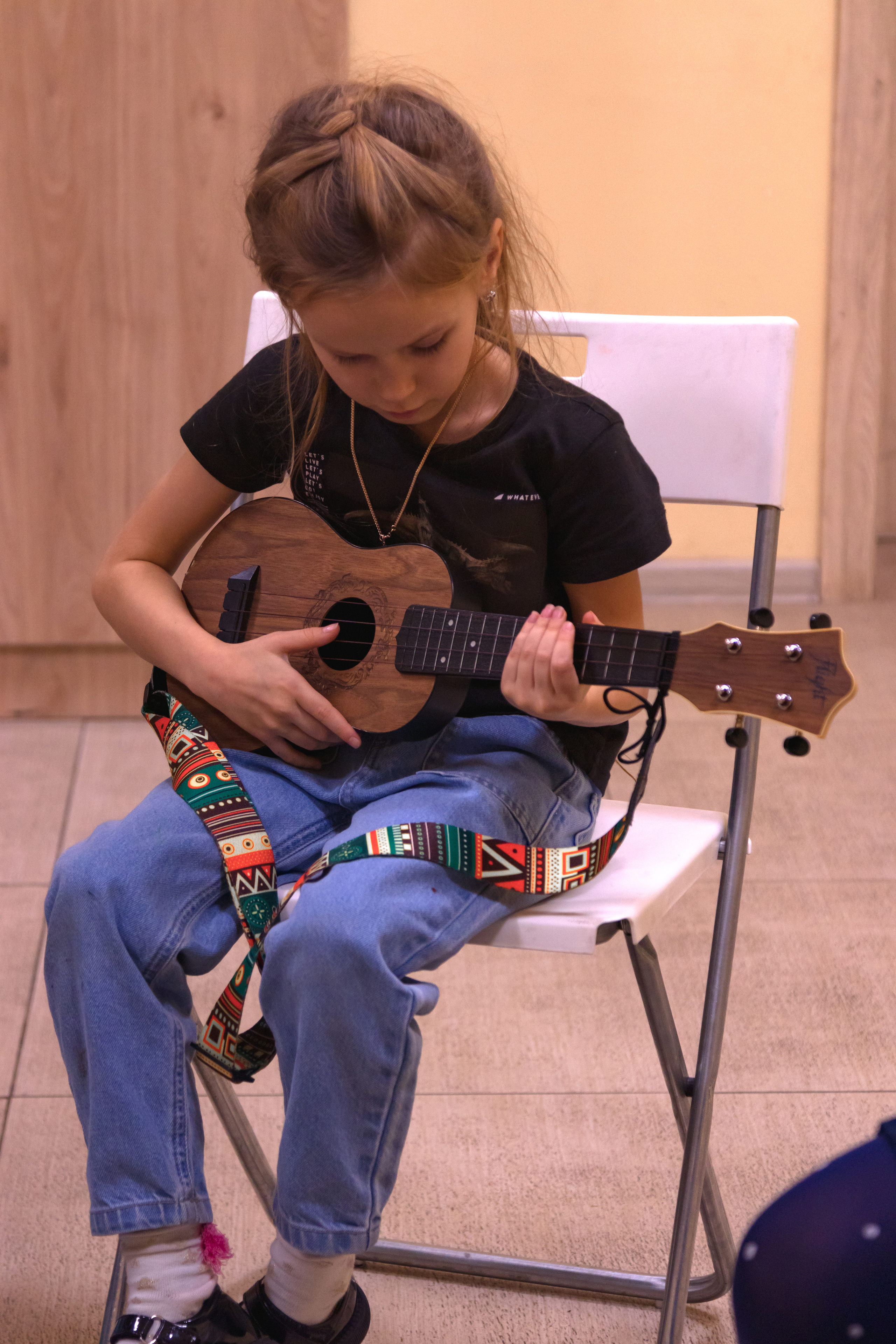 Занятие укулеле. Детский духовно-просветительский центр