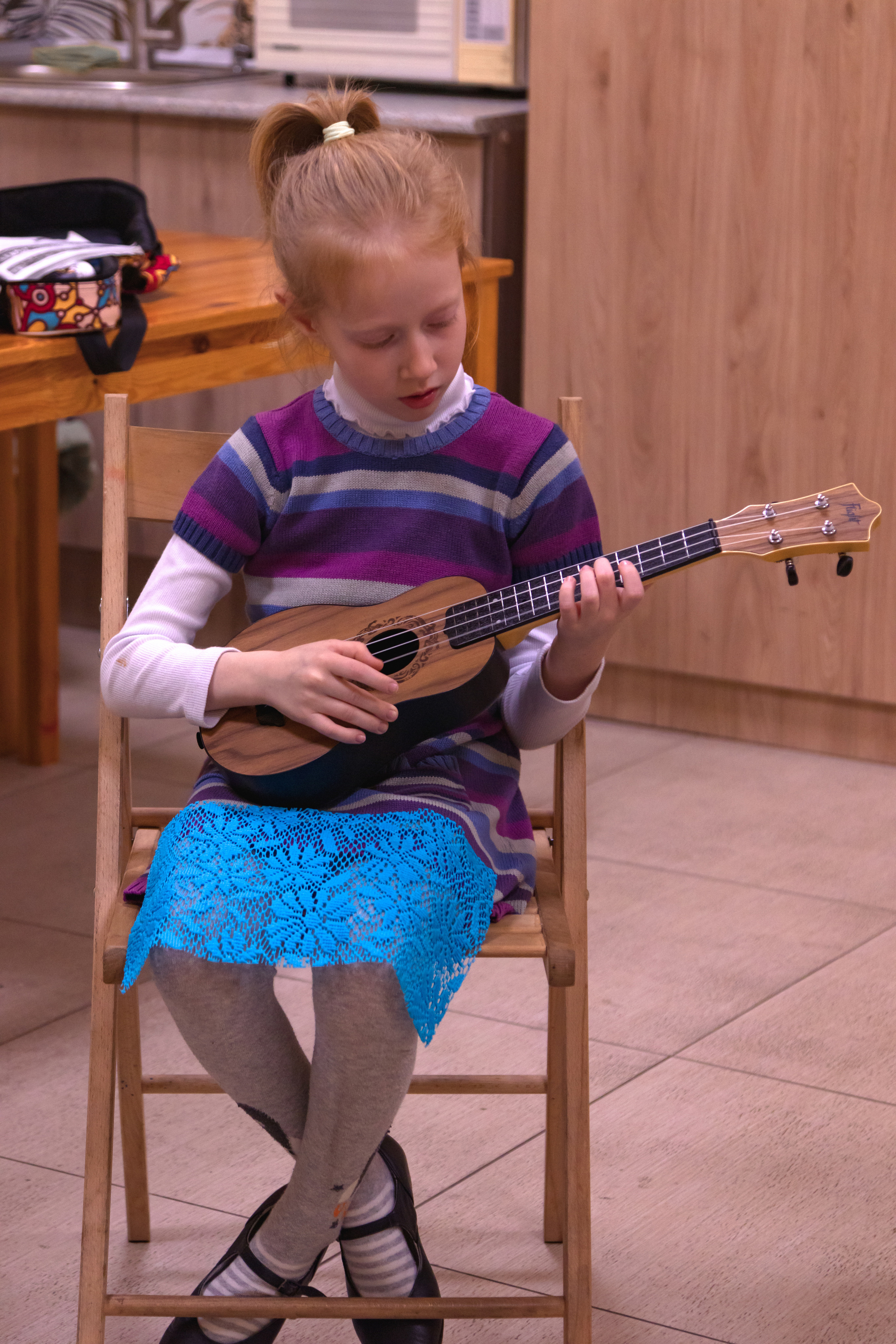 Занятие укулеле. Детский духовно-просветительский центр