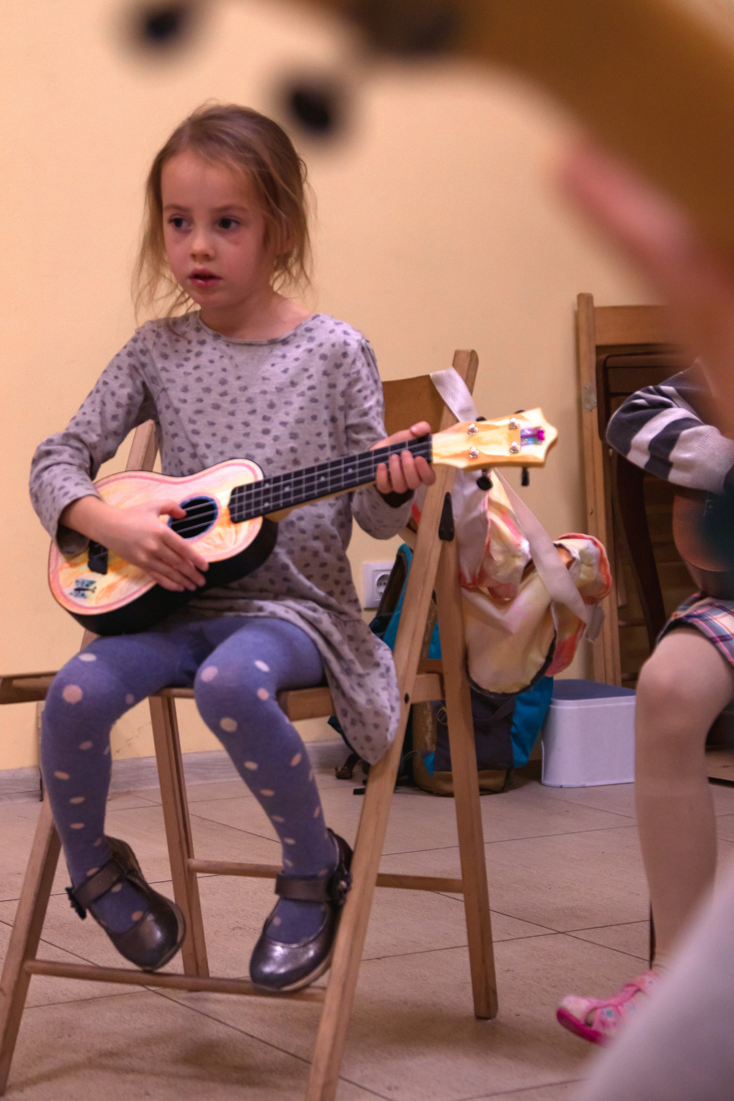 Занятие укулеле. Детский духовно-просветительский центр