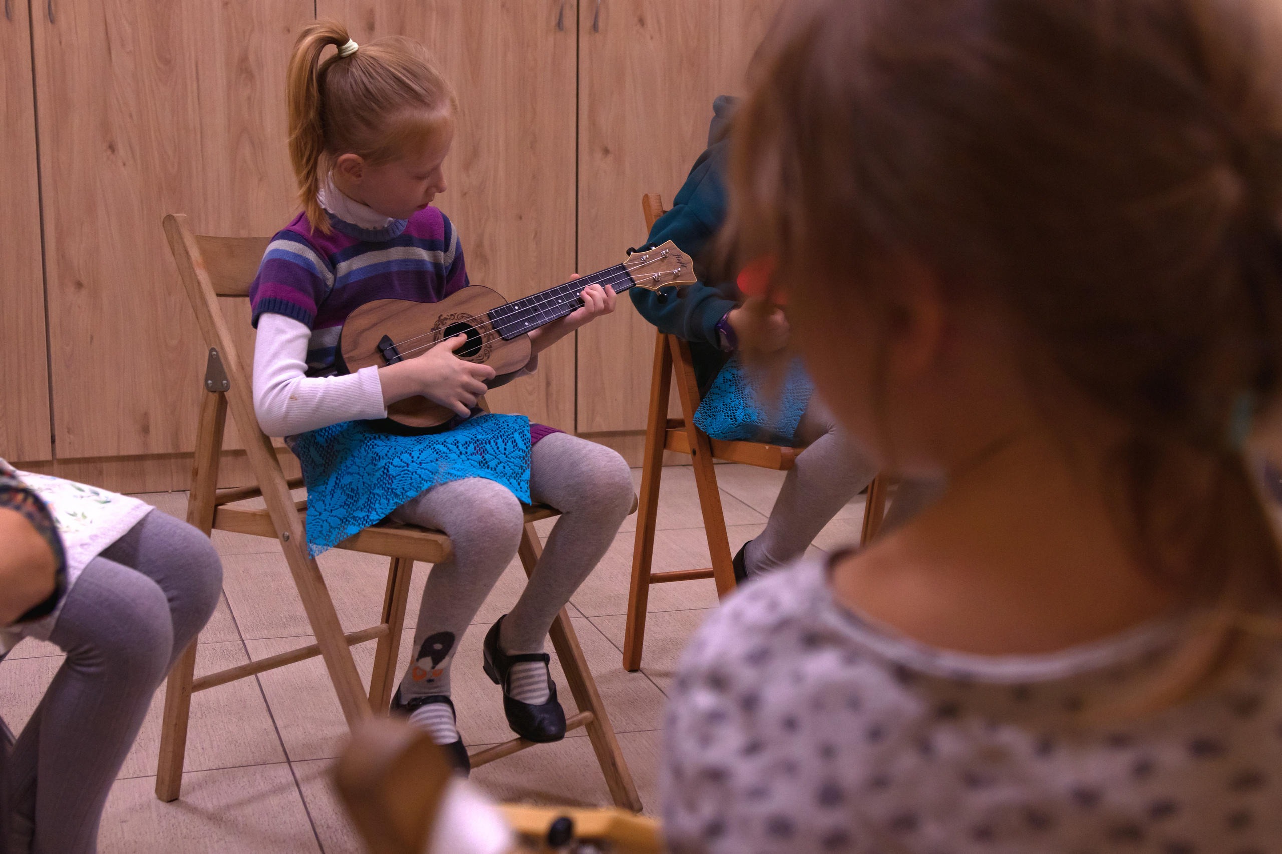 Занятие укулеле. Детский духовно-просветительский центр
