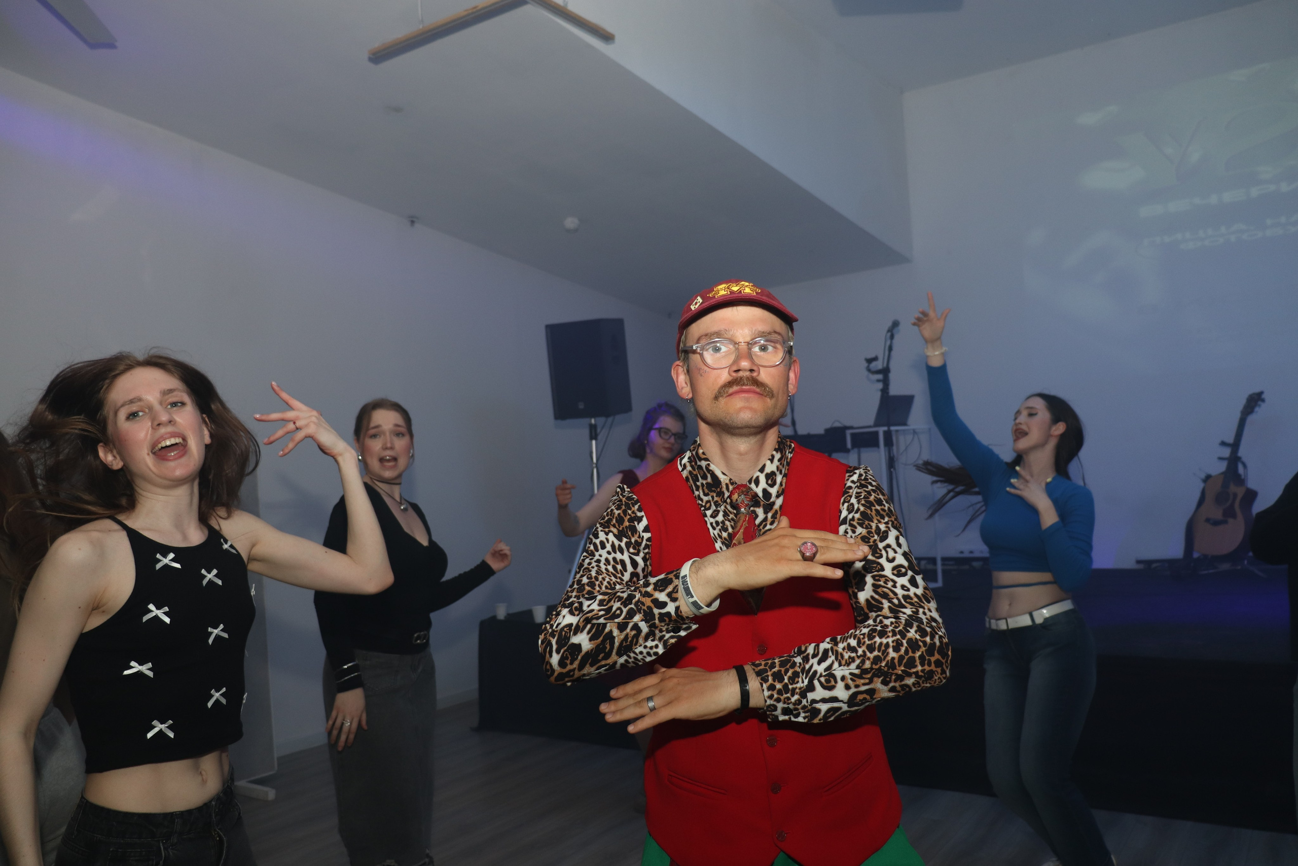 Дискотека 90х молодёжного «клуба 52». Ивентный фотограф в Санкт-Петербурге Олег Комков