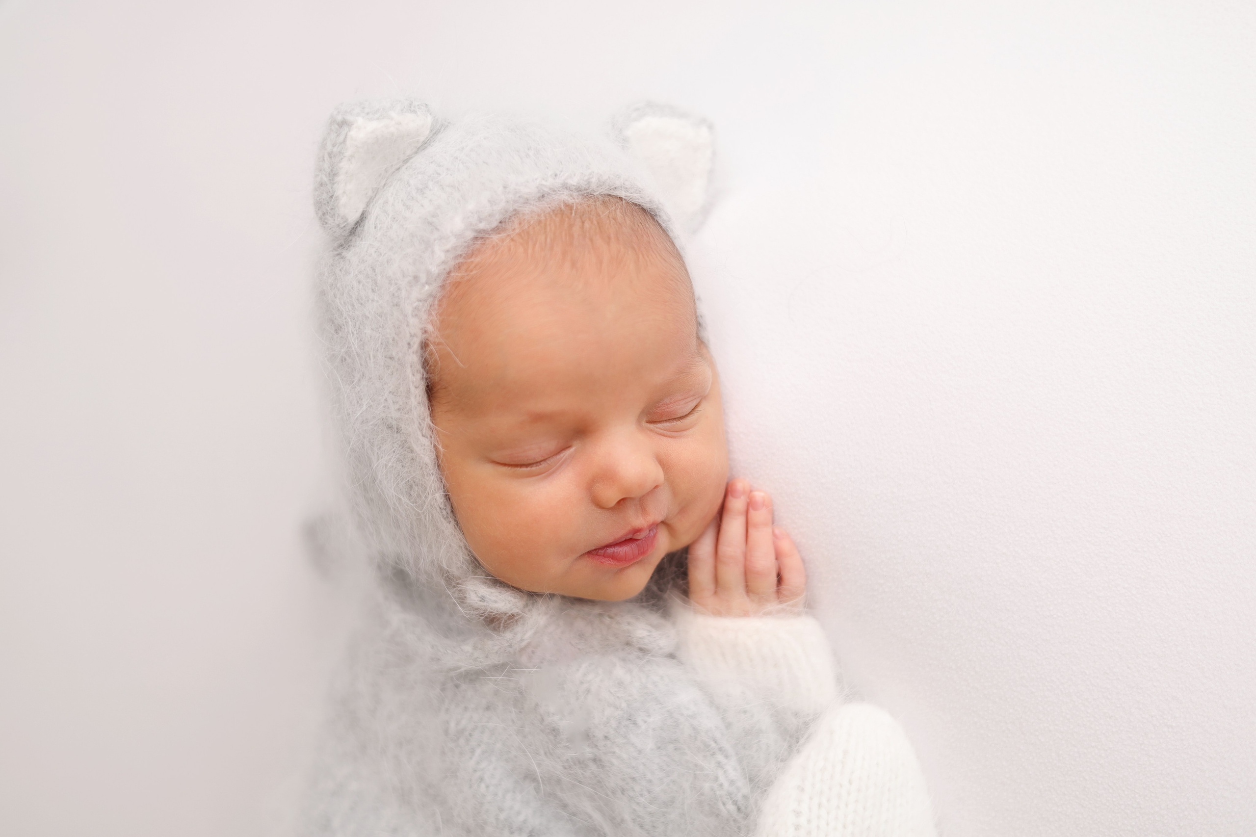 Ньюборн съемка двойняшек в Москве. Фотограф новорожденных Москва. Ньюборн фотограф Москва