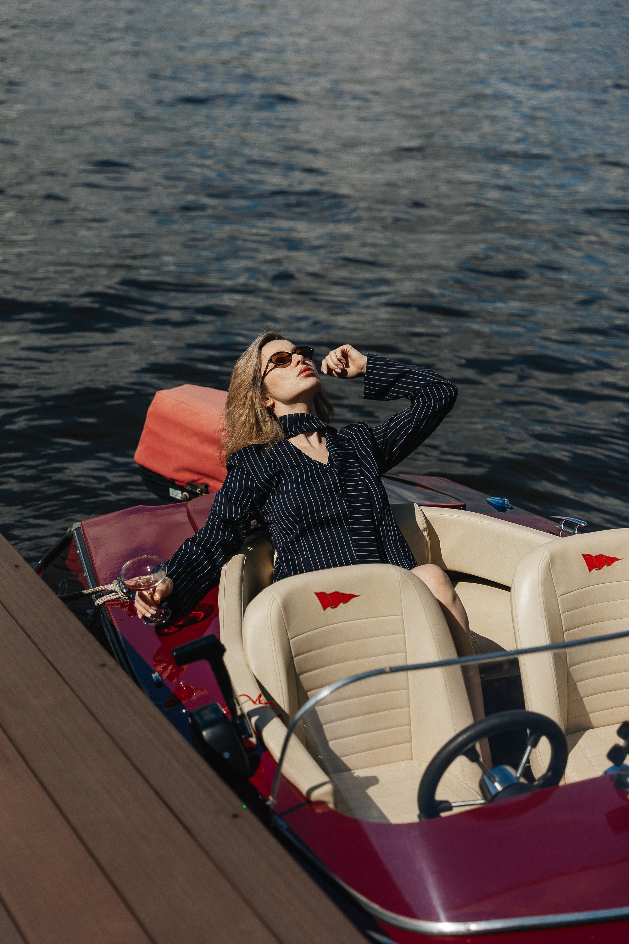 девичник на ретро катерах, ретрокатер, фотограф на девичник, прогулка на яхте, фотосессия на катере, ретро-катер, катер в москве