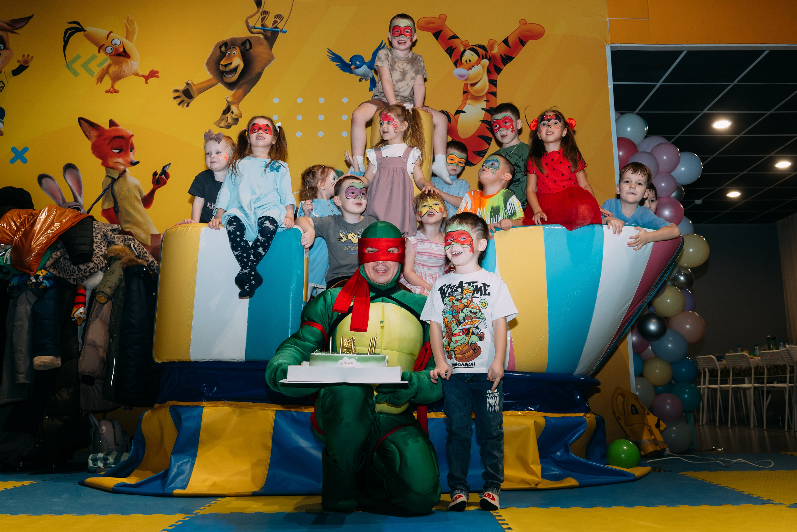 День рождения в игровой. СВАДЕБНЫЙ ФОТОГРАФ КРАСНОЯРСК