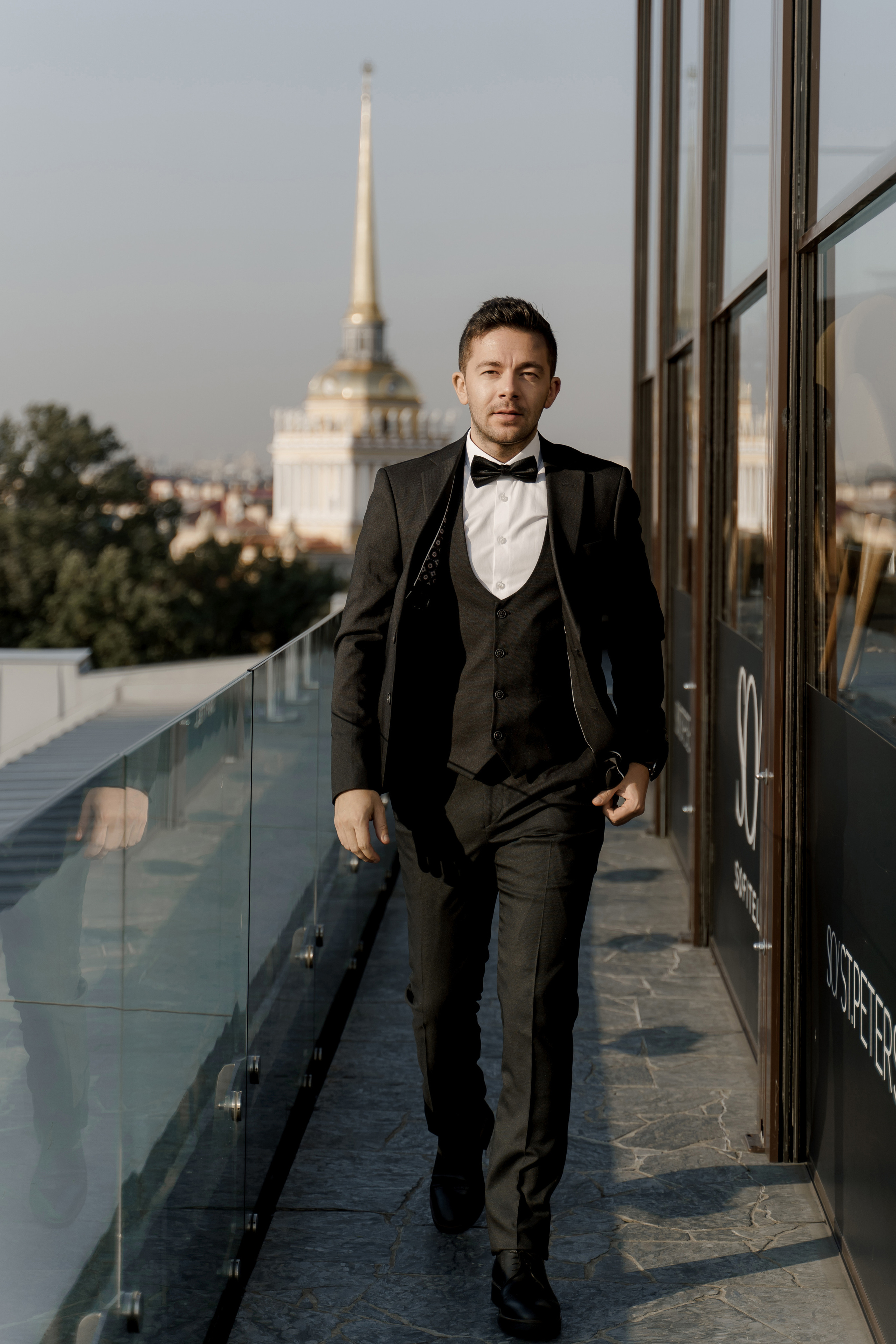 Евгений Магдалина. Камерная свадьба в отеле Софитель в стиле садовая флористика. Свадебный фотограф организатор в Санкт-Петербурге Ассоль Опарина