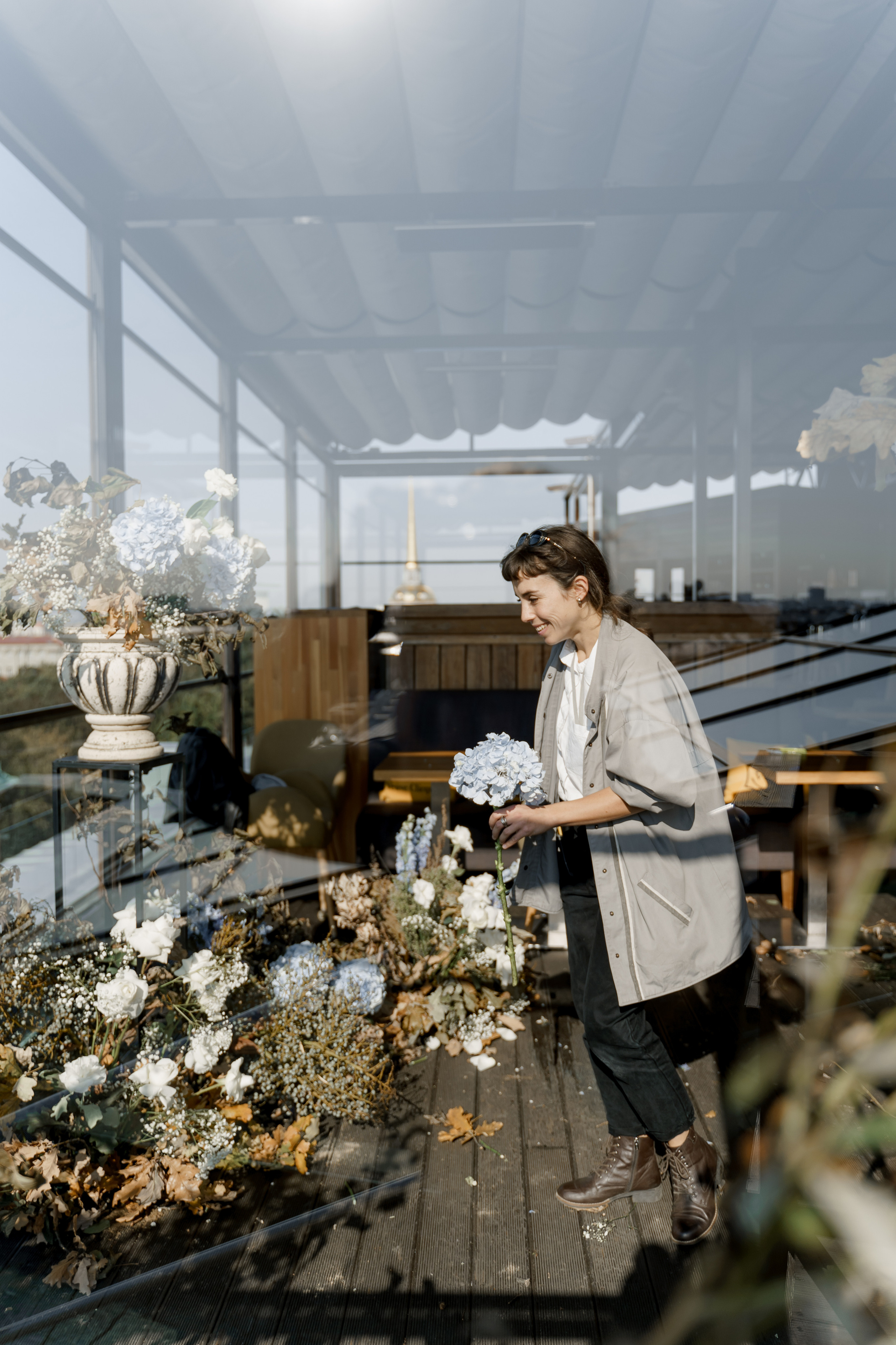 Евгений Магдалина. Камерная свадьба в отеле Софитель в стиле садовая флористика. Свадебный фотограф организатор в Санкт-Петербурге Ассоль Опарина