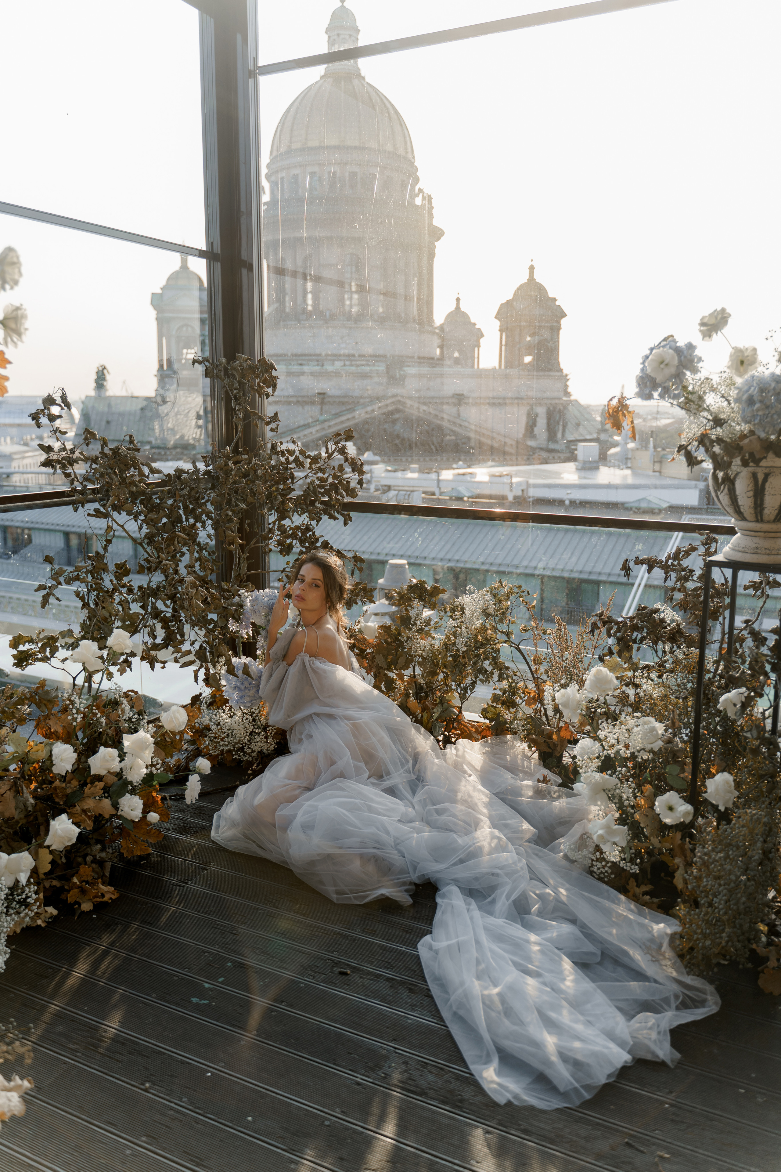 Евгений Магдалина. Камерная свадьба в отеле Софитель в стиле садовая флористика. Свадебный фотограф организатор в Санкт-Петербурге Ассоль Опарина