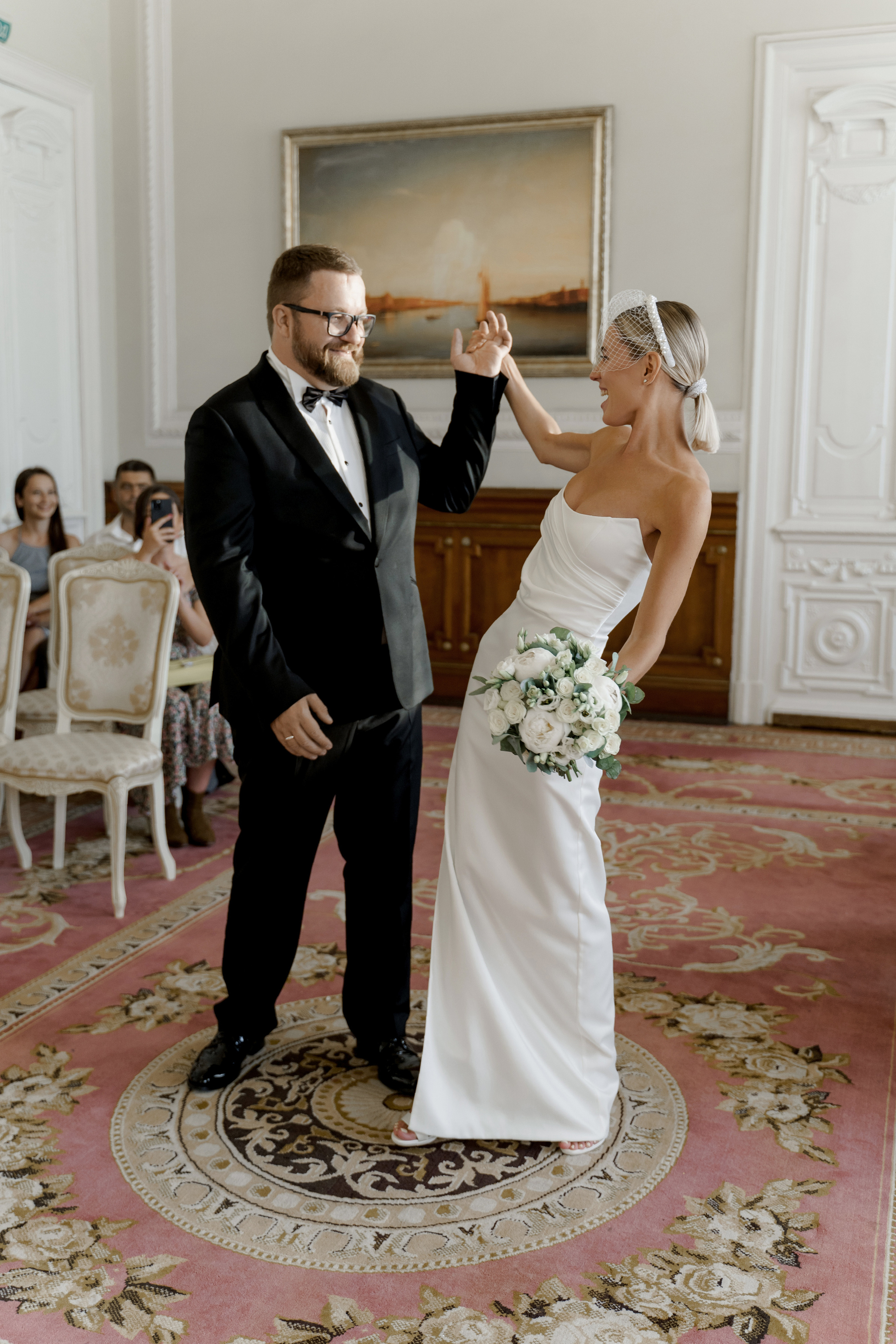 Дарья Дмитрий. Камерная хулиганская свадьба на яхте с сюрпризом. Свадебный фотограф организатор в Санкт-Петербурге Ассоль Опарина