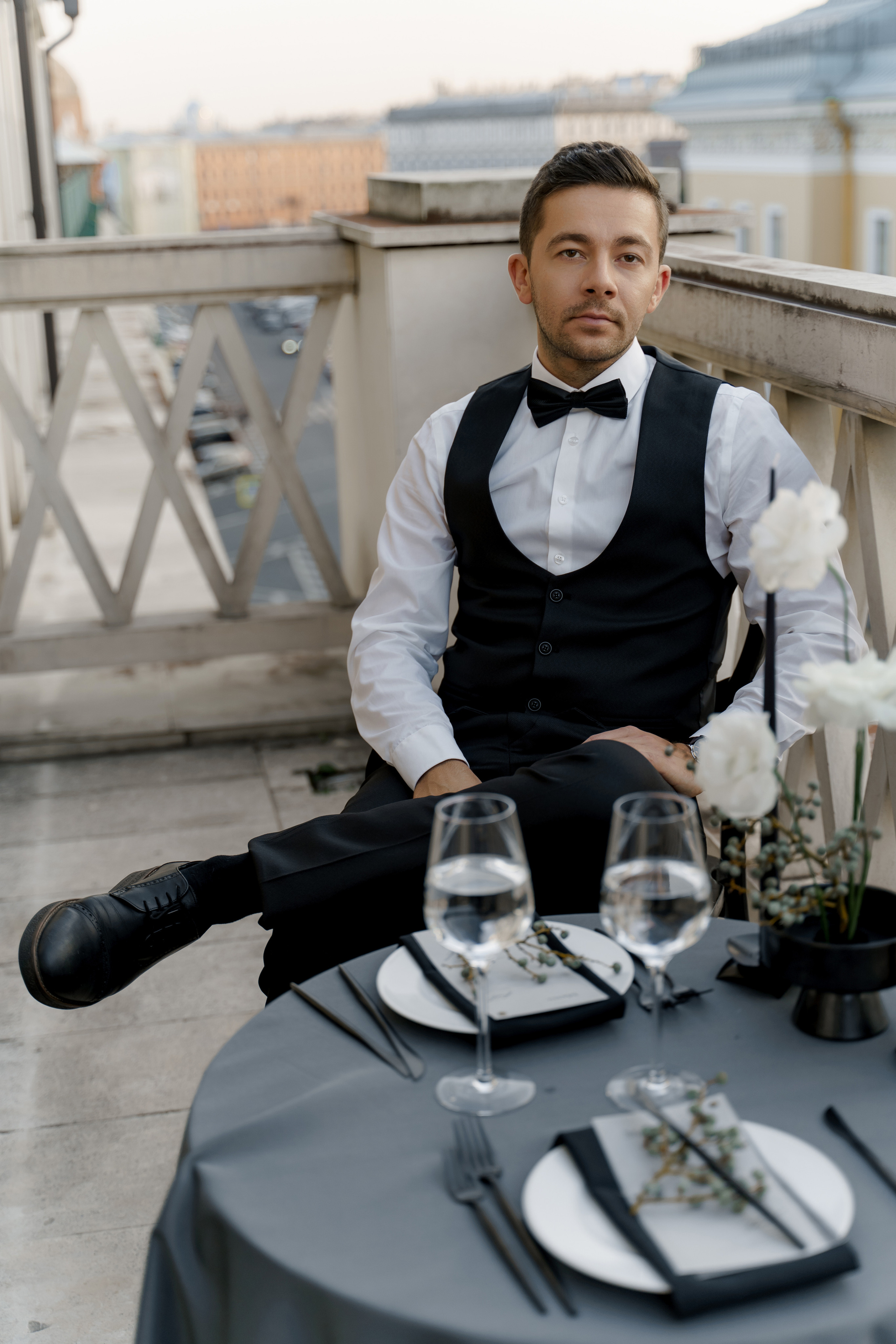 Евгений Магдалина. Камерная свадьба в отеле Софитель в стиле садовая флористика. Свадебный фотограф организатор в Санкт-Петербурге Ассоль Опарина