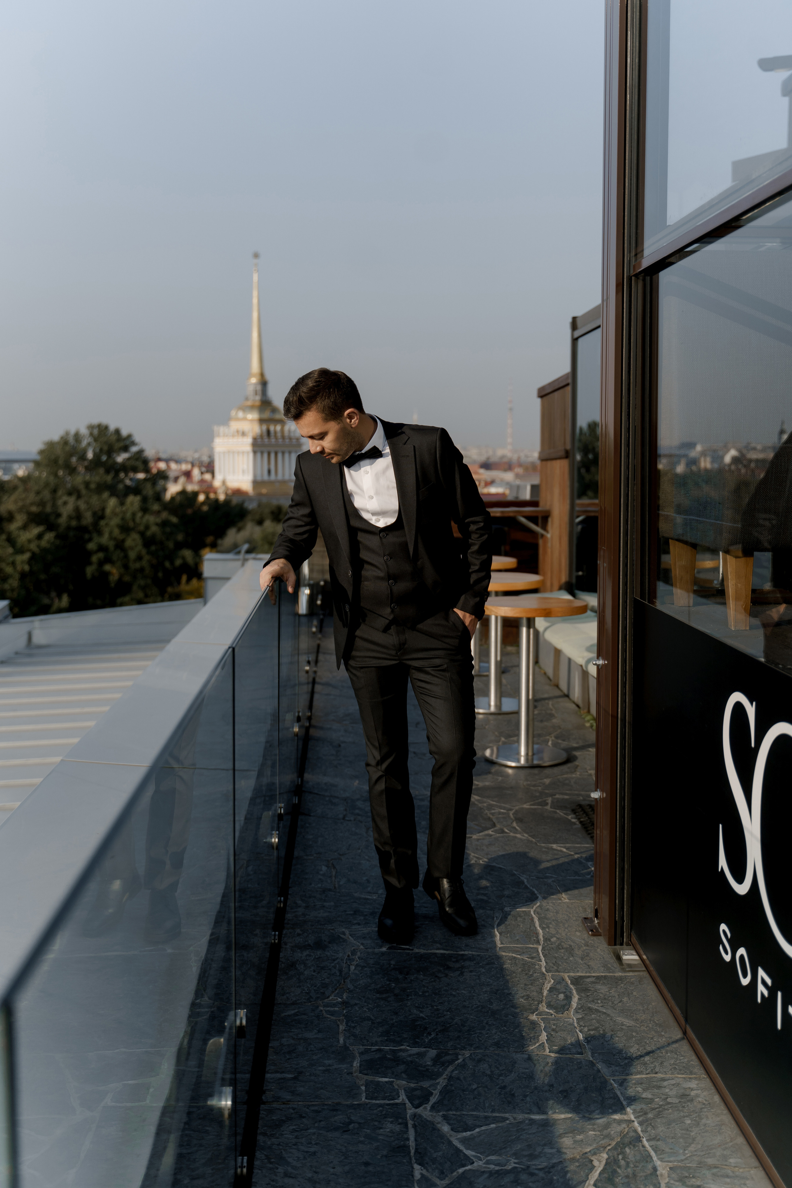 Евгений Магдалина. Камерная свадьба в отеле Софитель в стиле садовая флористика. Свадебный фотограф организатор в Санкт-Петербурге Ассоль Опарина