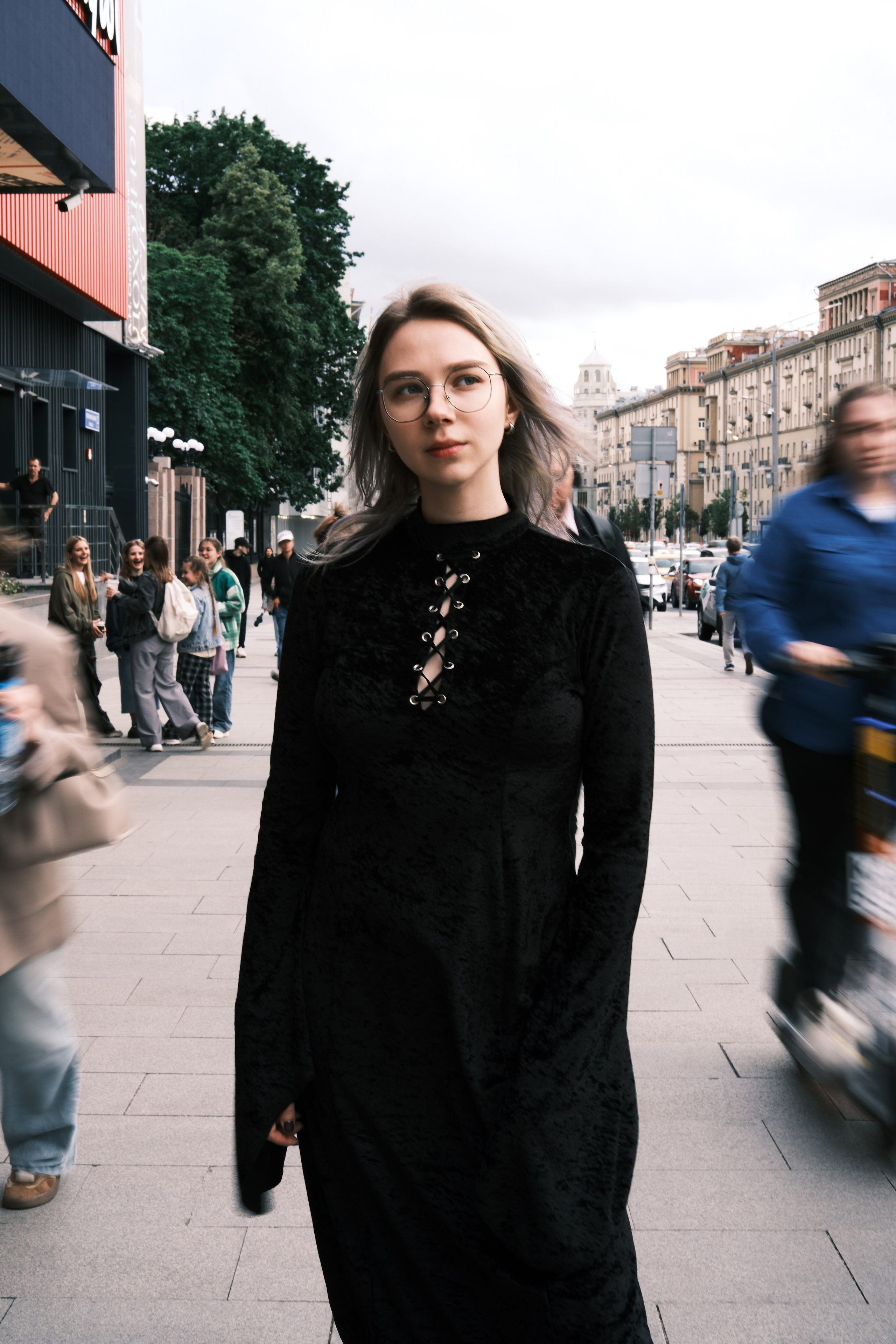 Александра — стритик. Фотограф в Москве Михаил Елизарьев