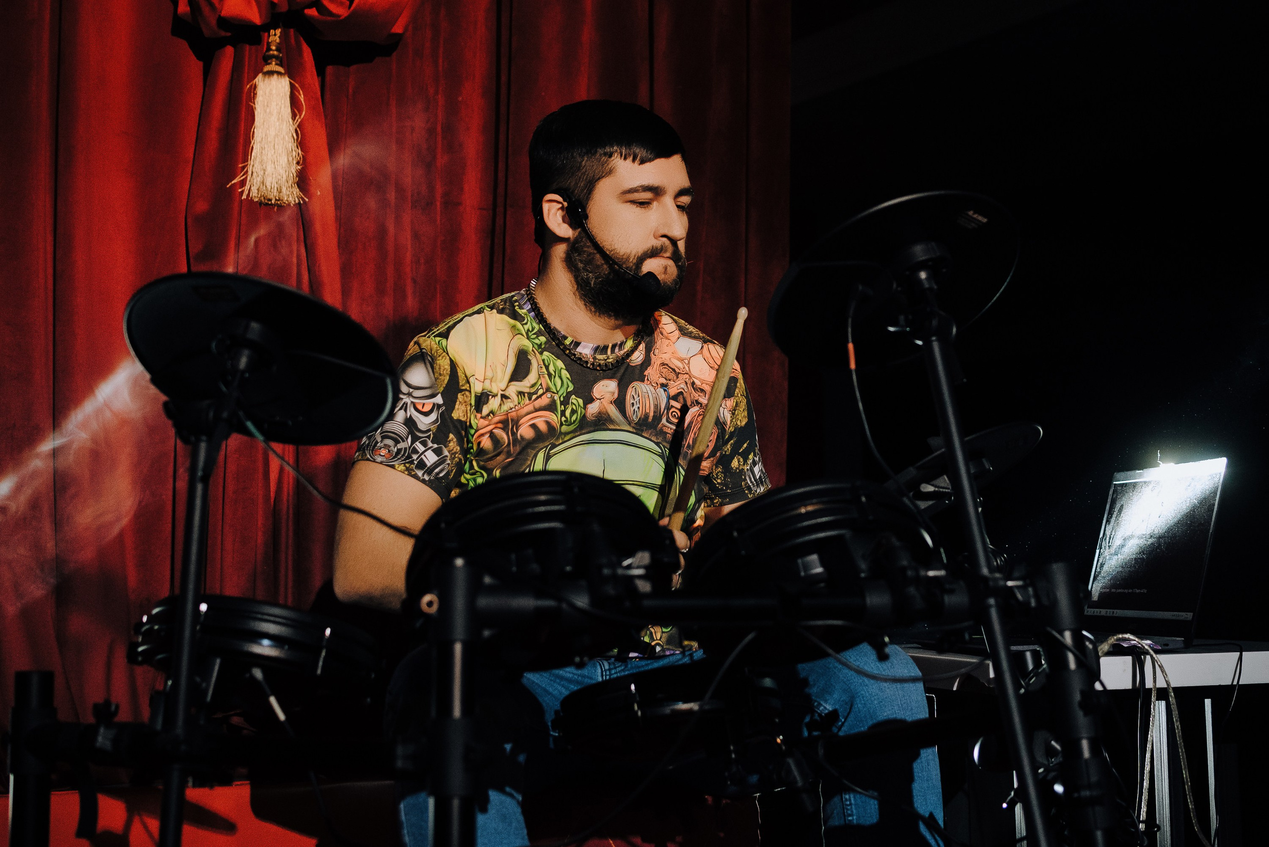 СПЕКТАКЛЬ «ВОЛШЕБНЫЕ ОЧКИ» ОПТИК-ЦЕНТР. Репортажный фотограф Зуев Роман г. Челябинск