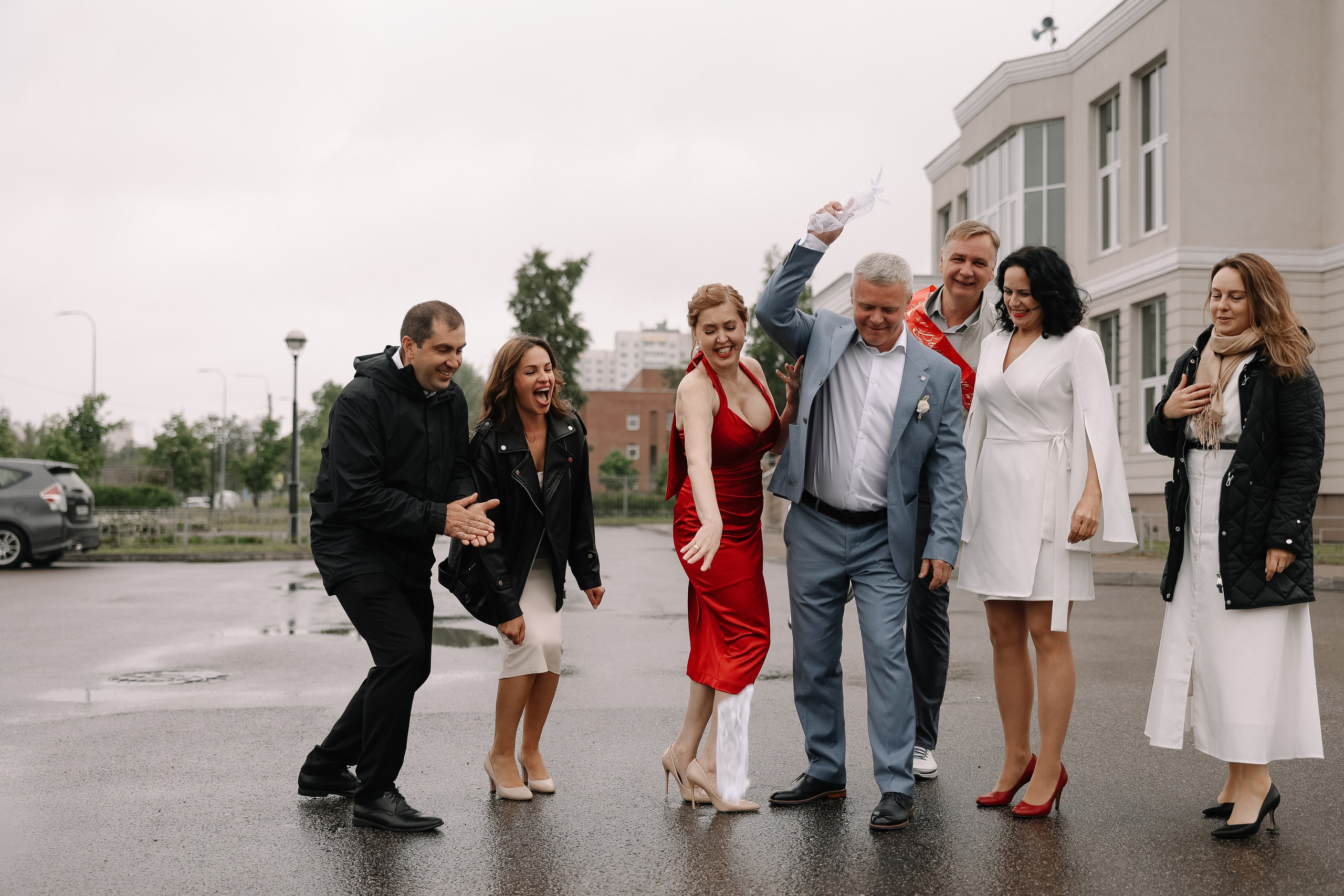Дождь и поцелуи. Свадебный и семейный Фотограф Денис Кошель