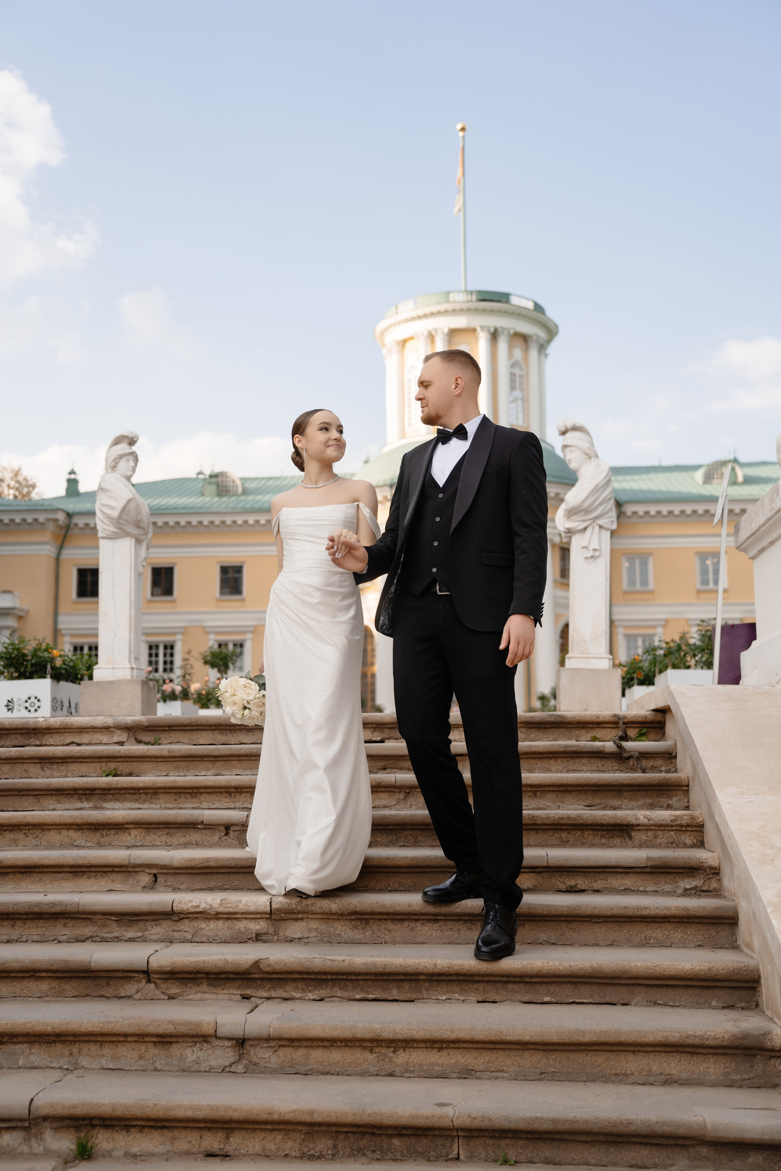 Свадебная фотосессия в парке Архангельское. Свадебный и семейный фотограф в Москве Светлана Зоткина