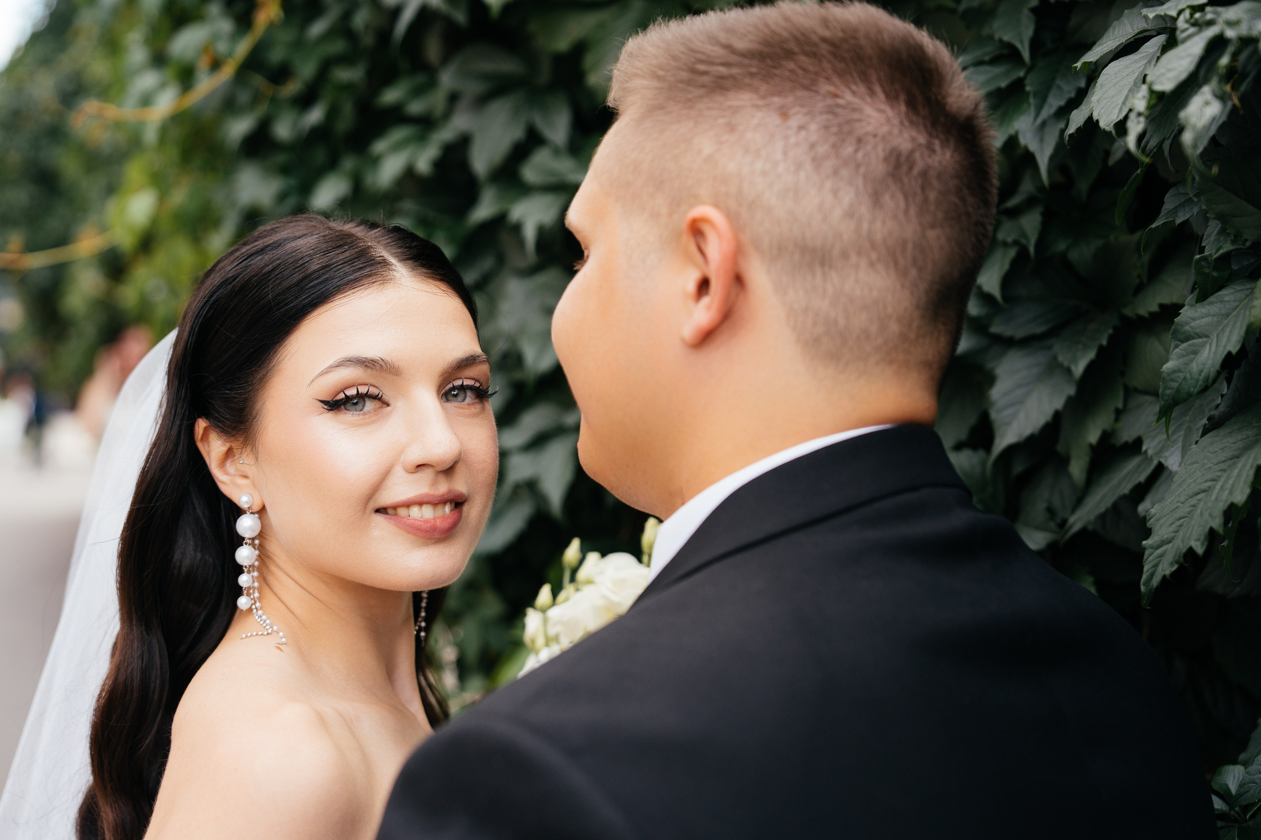 Свадебная фотосессия в Москве у высотки на Котельнической набережной. Свадебный фотограф в Москве Анна Полушина