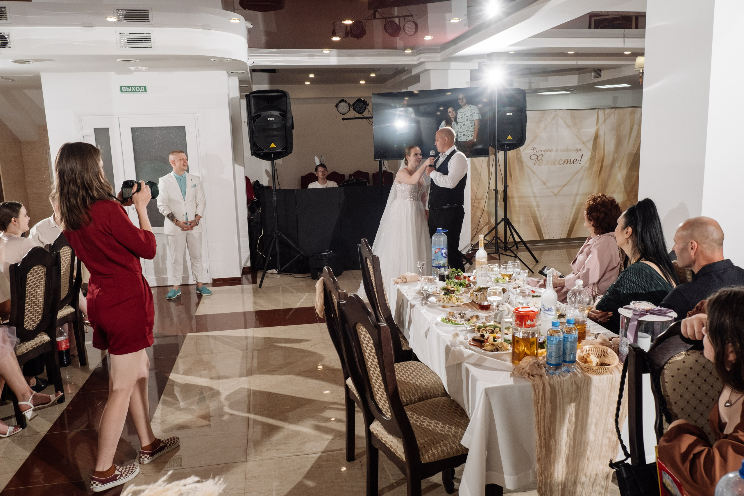 Свадебный ретопртаж. Профессиональная фотосъемка в Крыму. Натуральные эмоции и живые кадры. Забронируйте дату прямо сейчас!