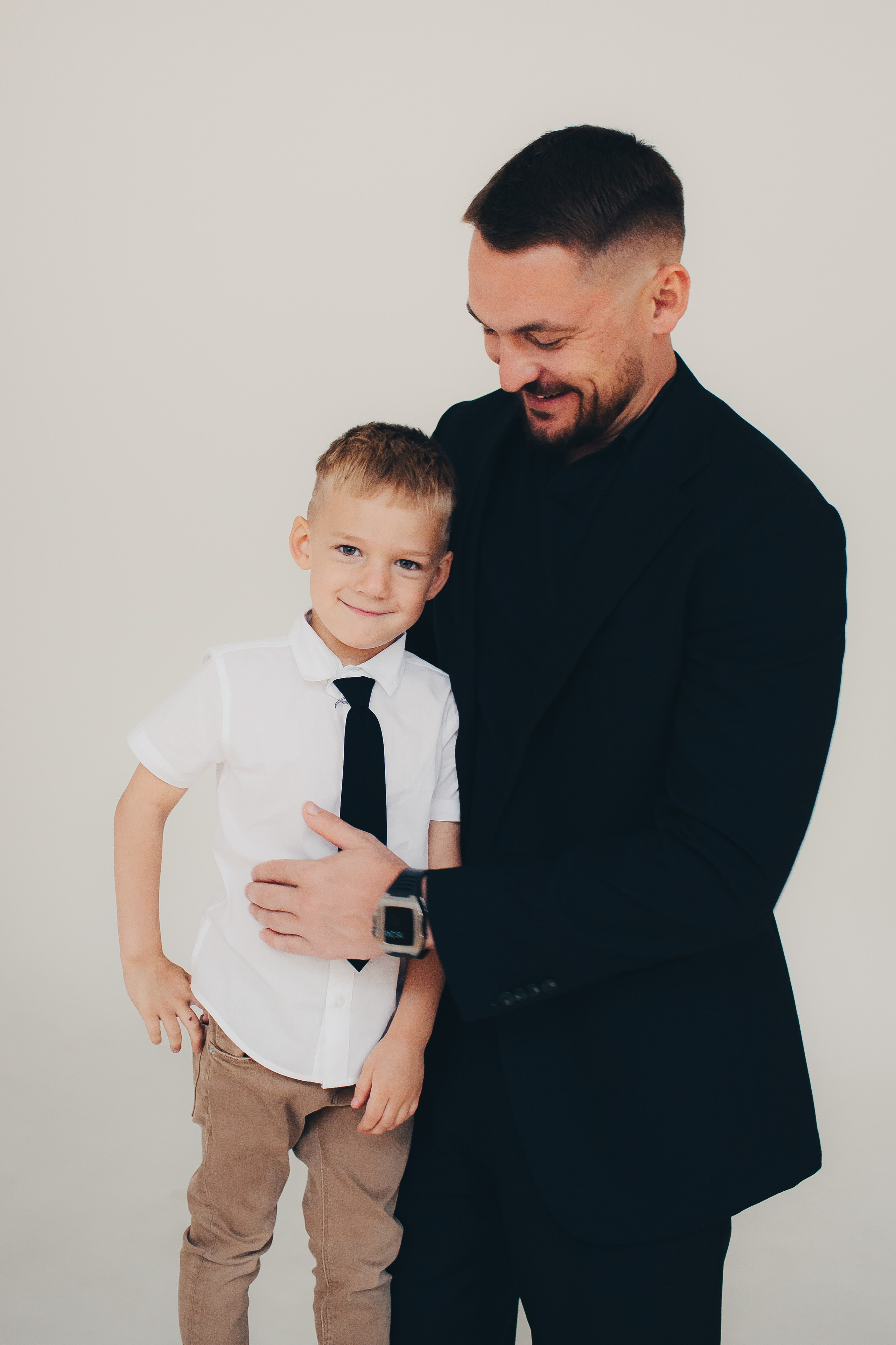 Семейная съёмка на белом фоне. Фотограф Евгения Мальцева, Архангельск