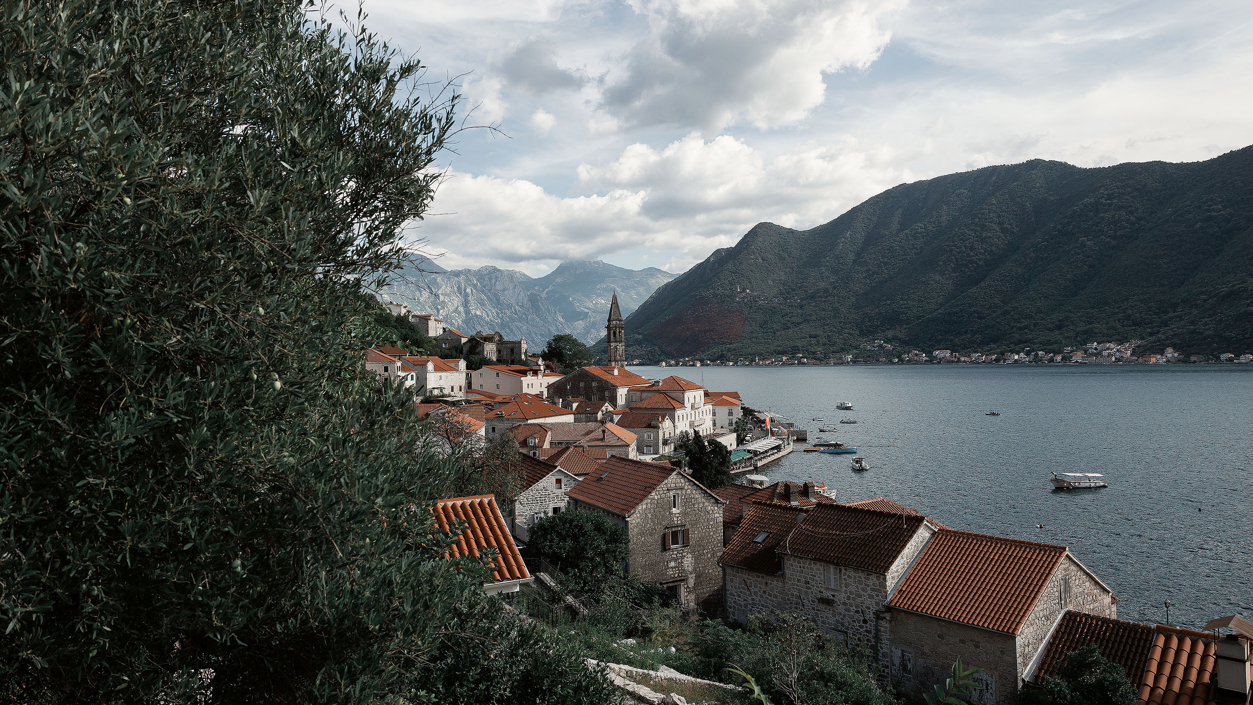 Рисан и Пераст. Портретный фотограф, контент фотограф, продающие фото в Москве и МО