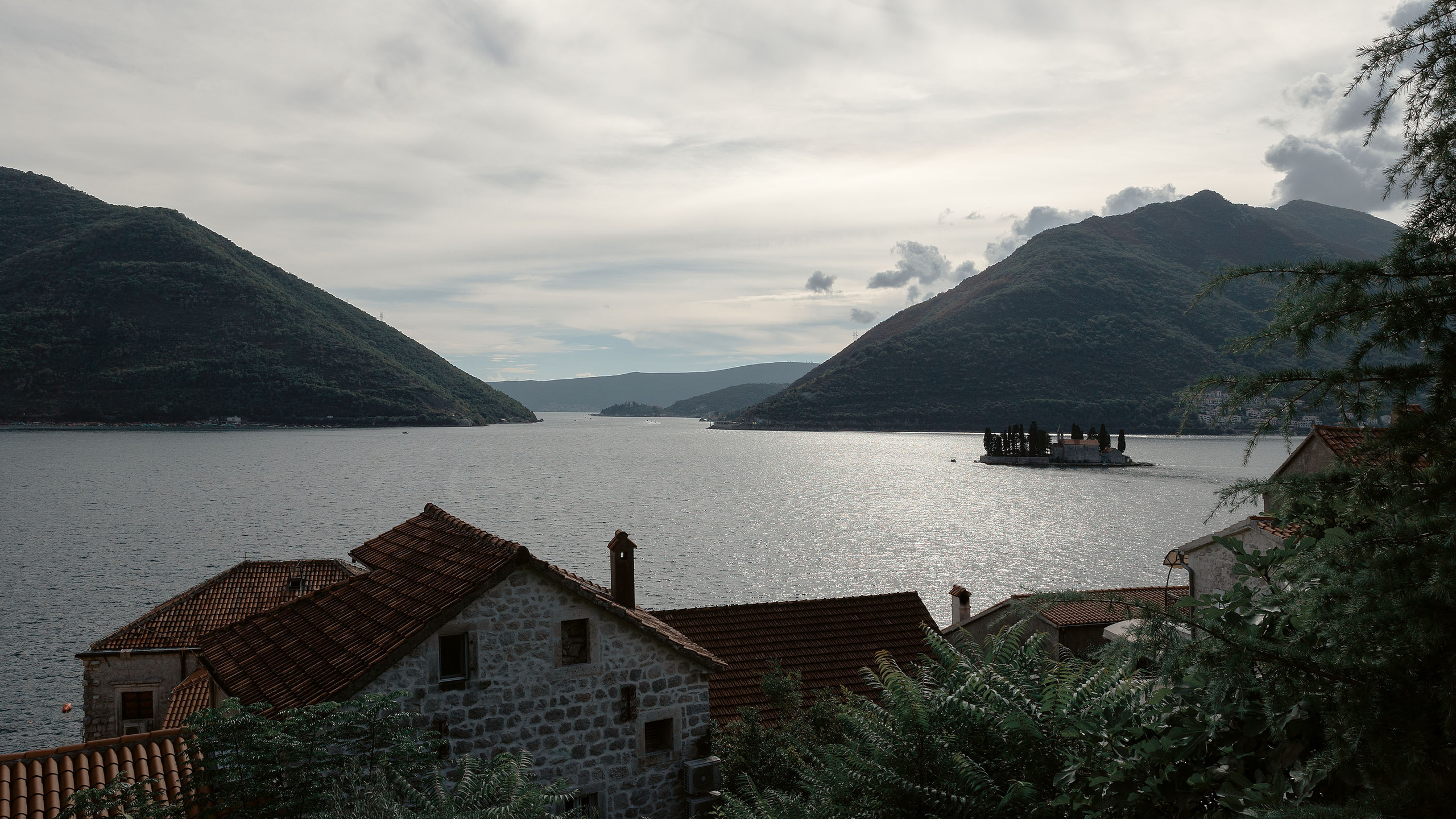 Рисан и Пераст. Портретный фотограф, контент фотограф, продающие фото в Москве и МО