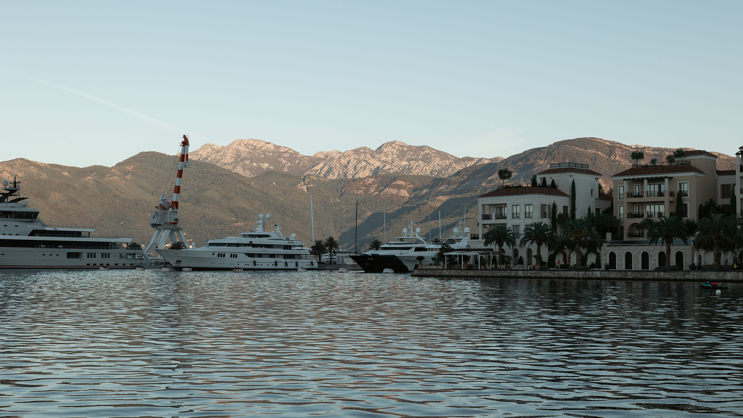 Парк Жупа город Тиват. Портретный фотограф, контент фотограф, продающие фото в Москве и МО