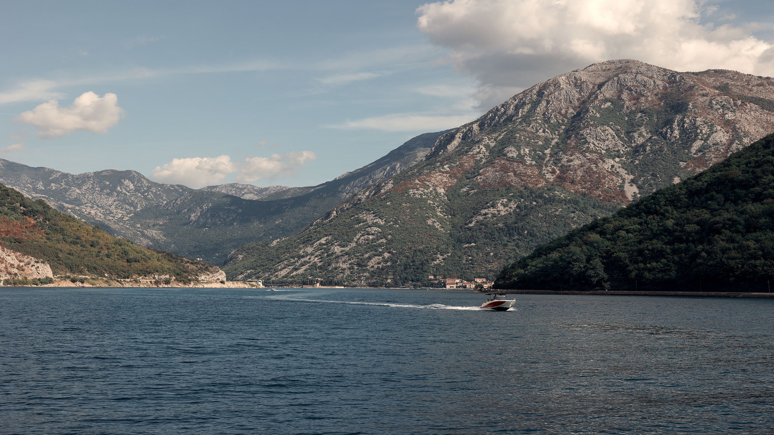 Рисан и Пераст. Портретный фотограф, контент фотограф, продающие фото в Москве и МО