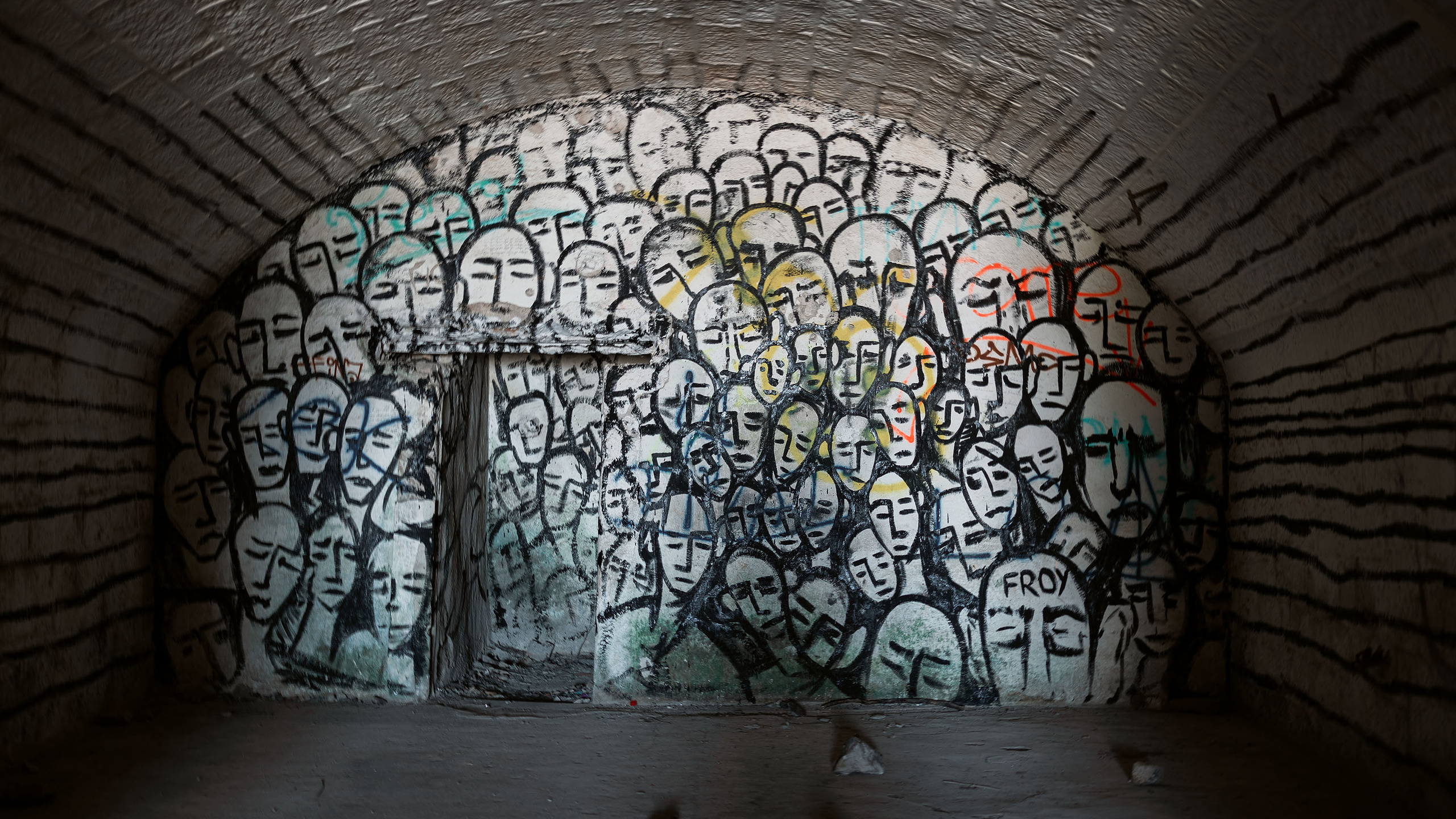 Монастырь Острог и дорога к нему. Портретный фотограф, контент фотограф, продающие фото в Москве и МО