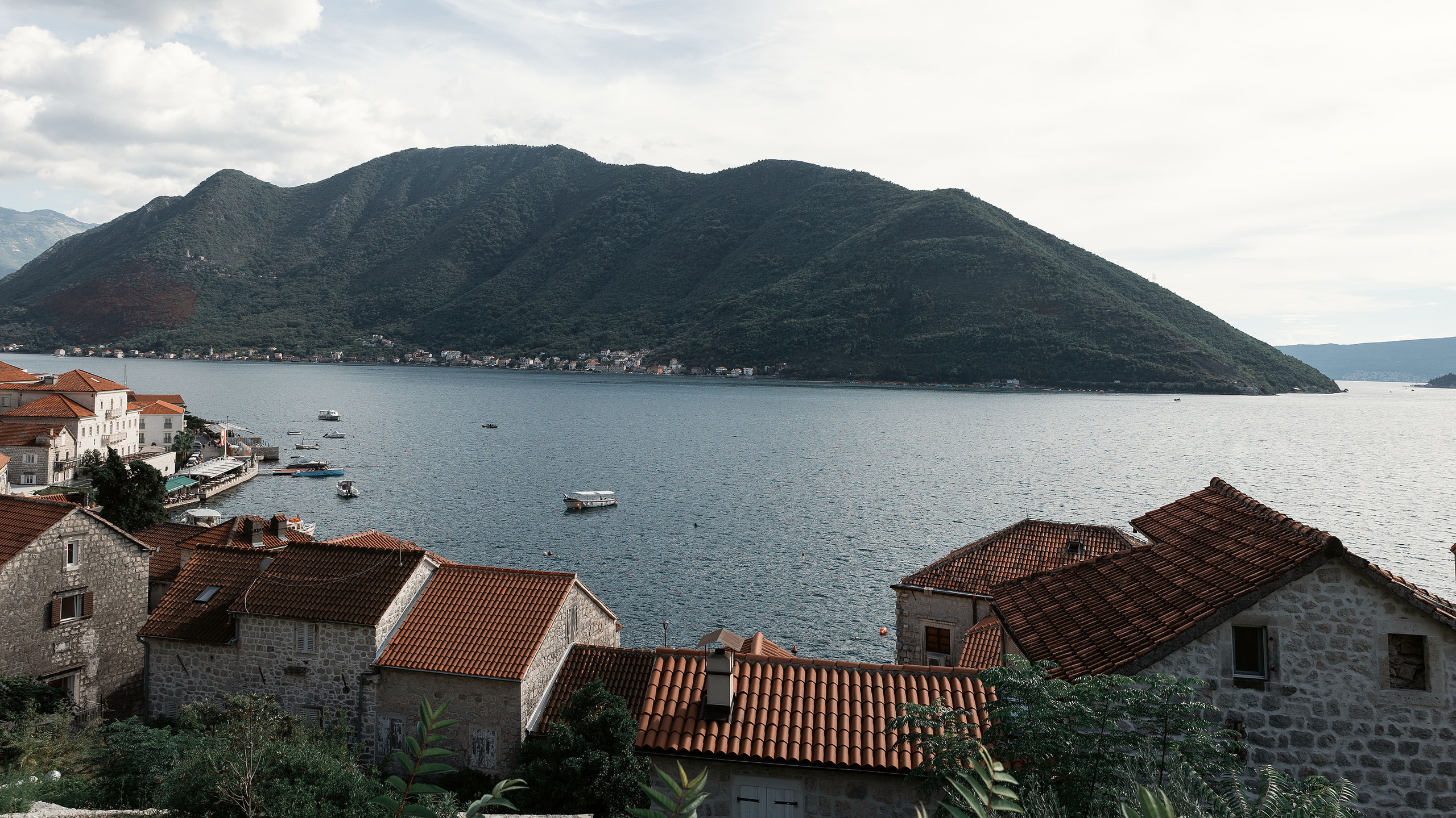 Рисан и Пераст. Портретный фотограф, контент фотограф, продающие фото в Москве и МО