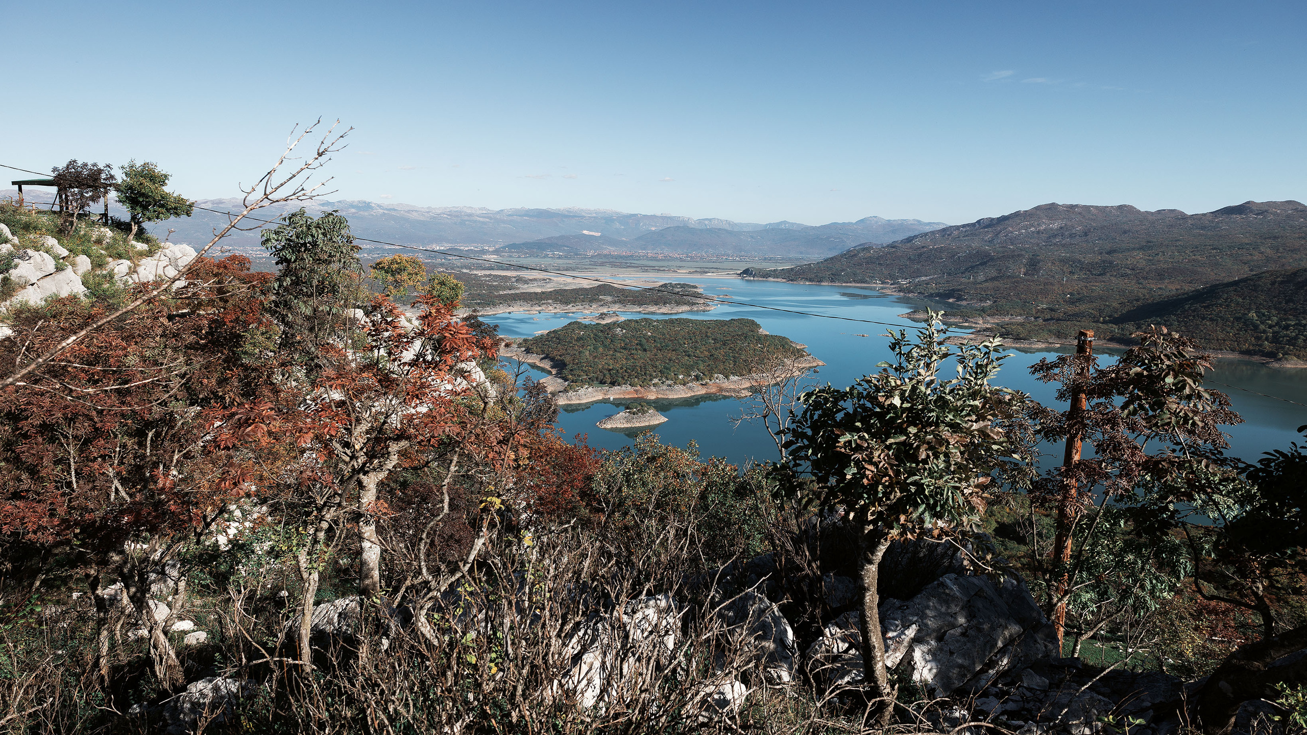 Монастырь Острог и дорога к нему. Портретный фотограф, контент фотограф, продающие фото в Москве и МО
