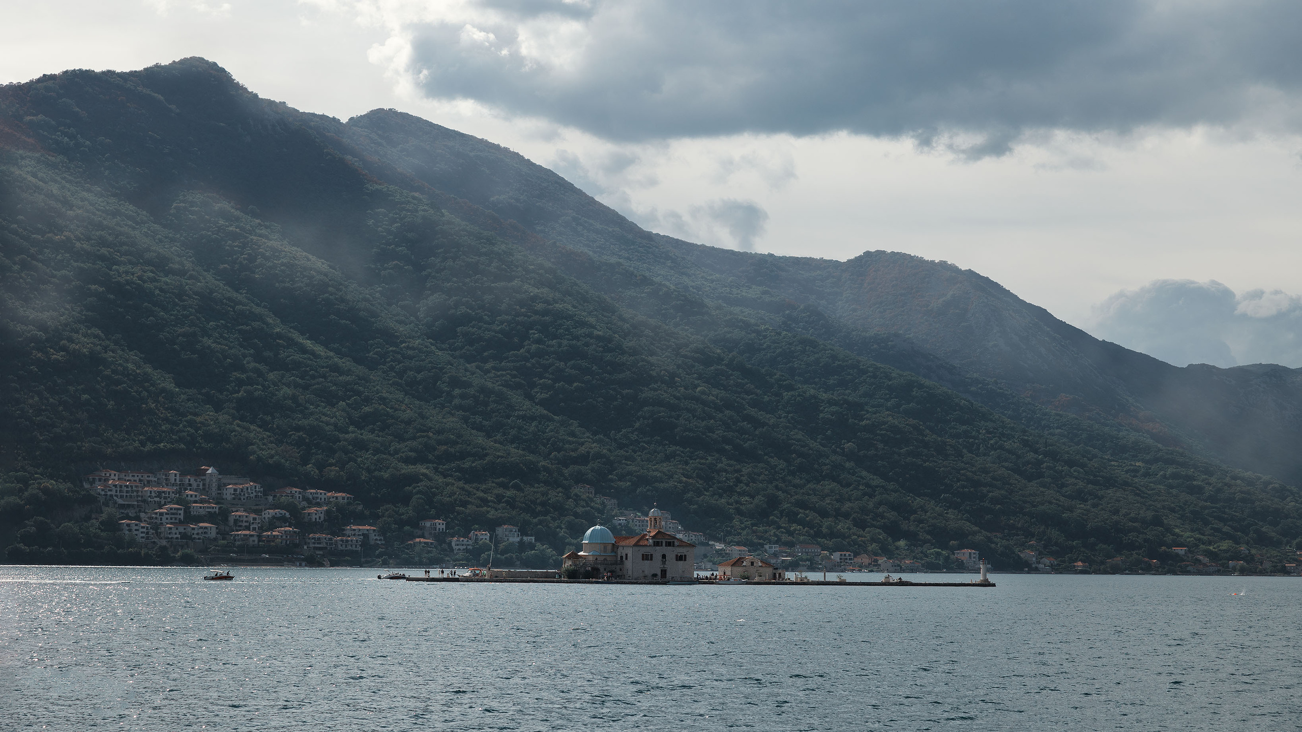 Рисан и Пераст. Портретный фотограф, контент фотограф, продающие фото в Москве и МО