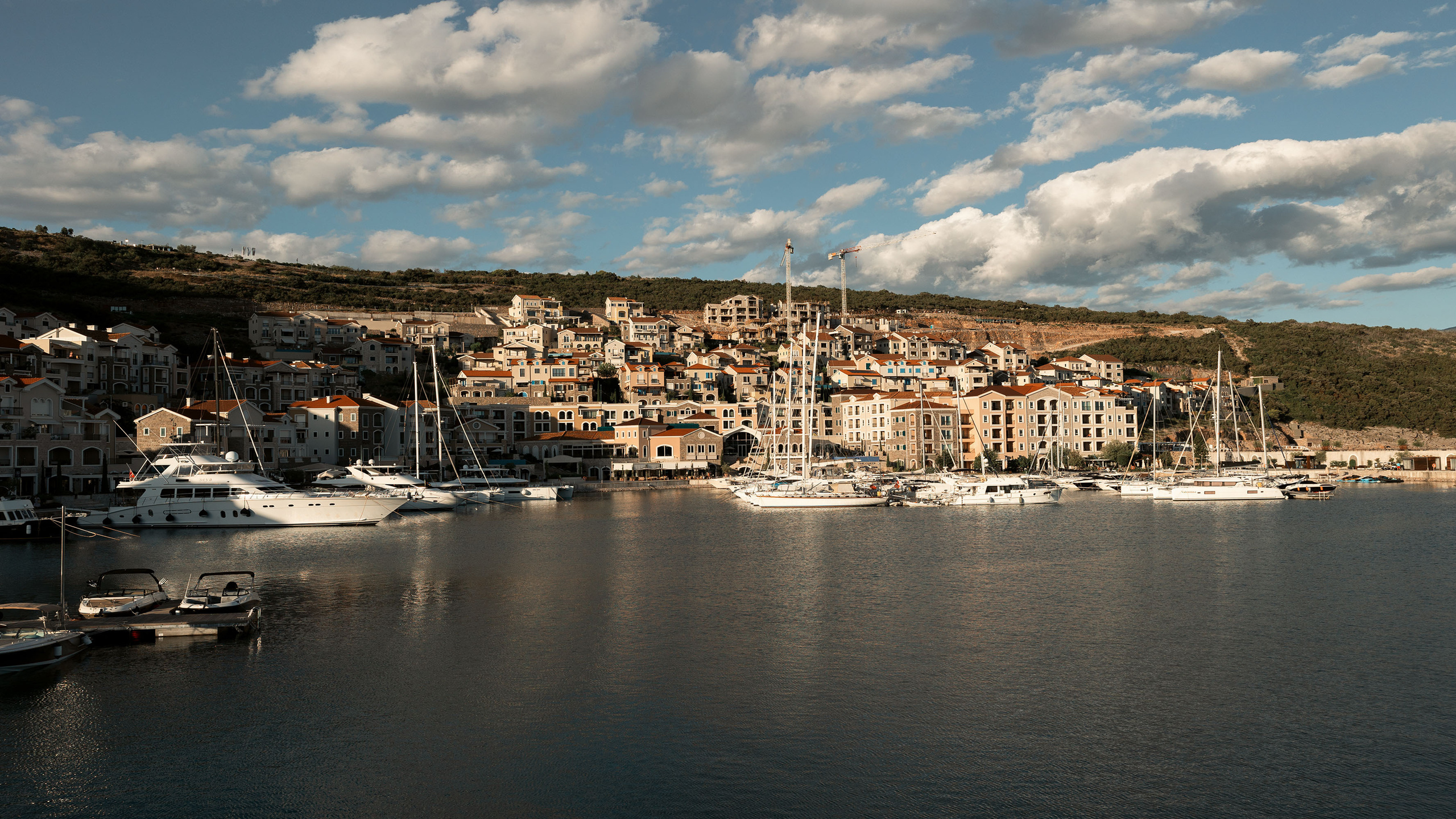 Луштица. Портретный фотограф, контент фотограф, продающие фото в Москве и МО