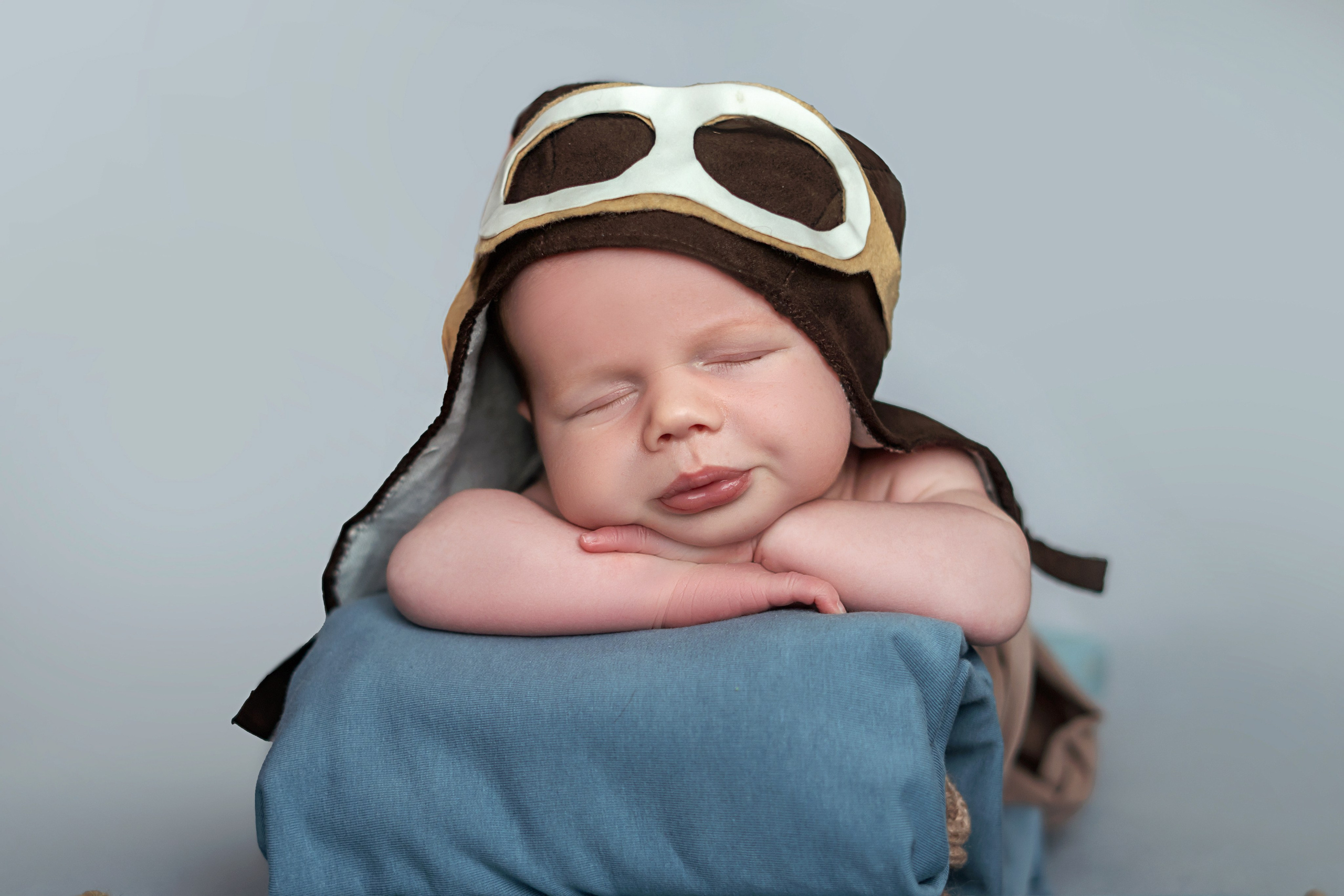 Роман newborn. Мила Посвит Фотограф новорожденных в Тобольске