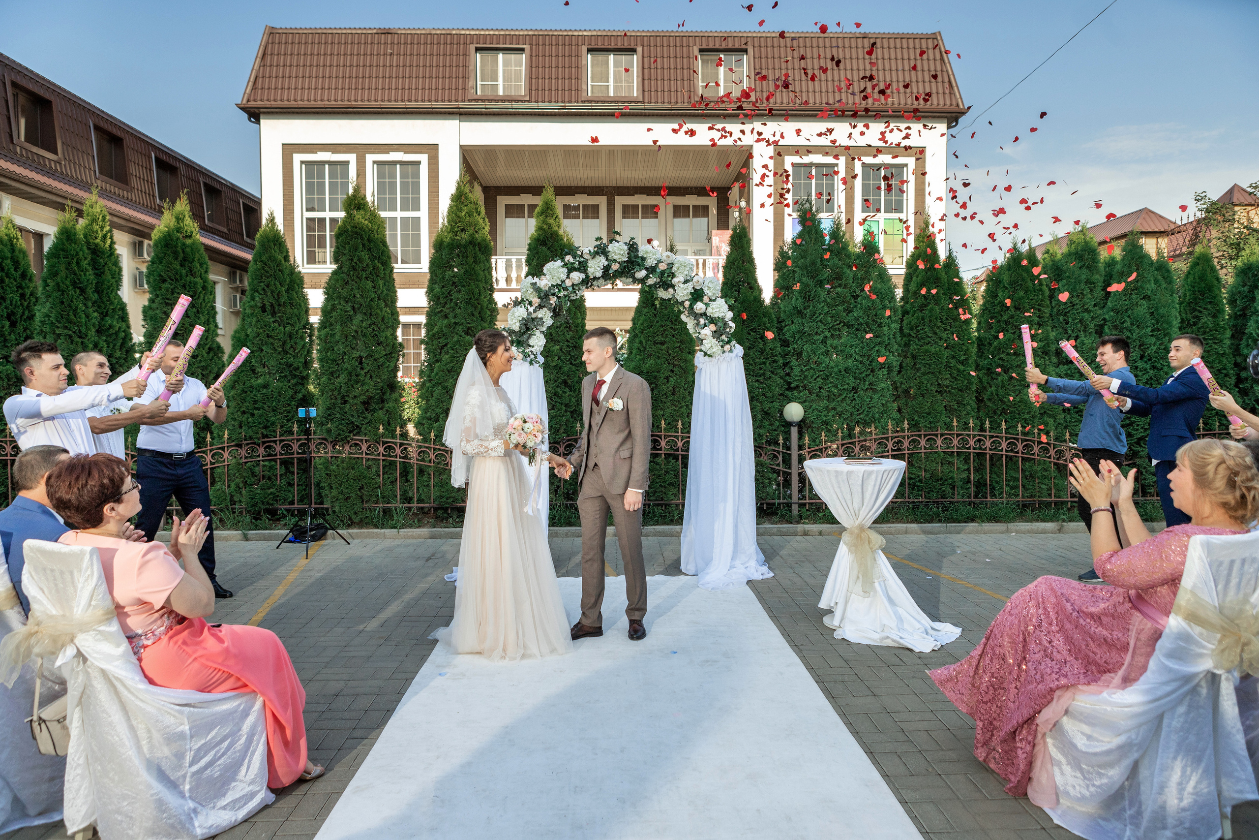 ВИТАЛИЙ + ЯСМИНА ФОТО. Свадебный фотограф и видеограф в Ростове-на-Дону Александр Воронов