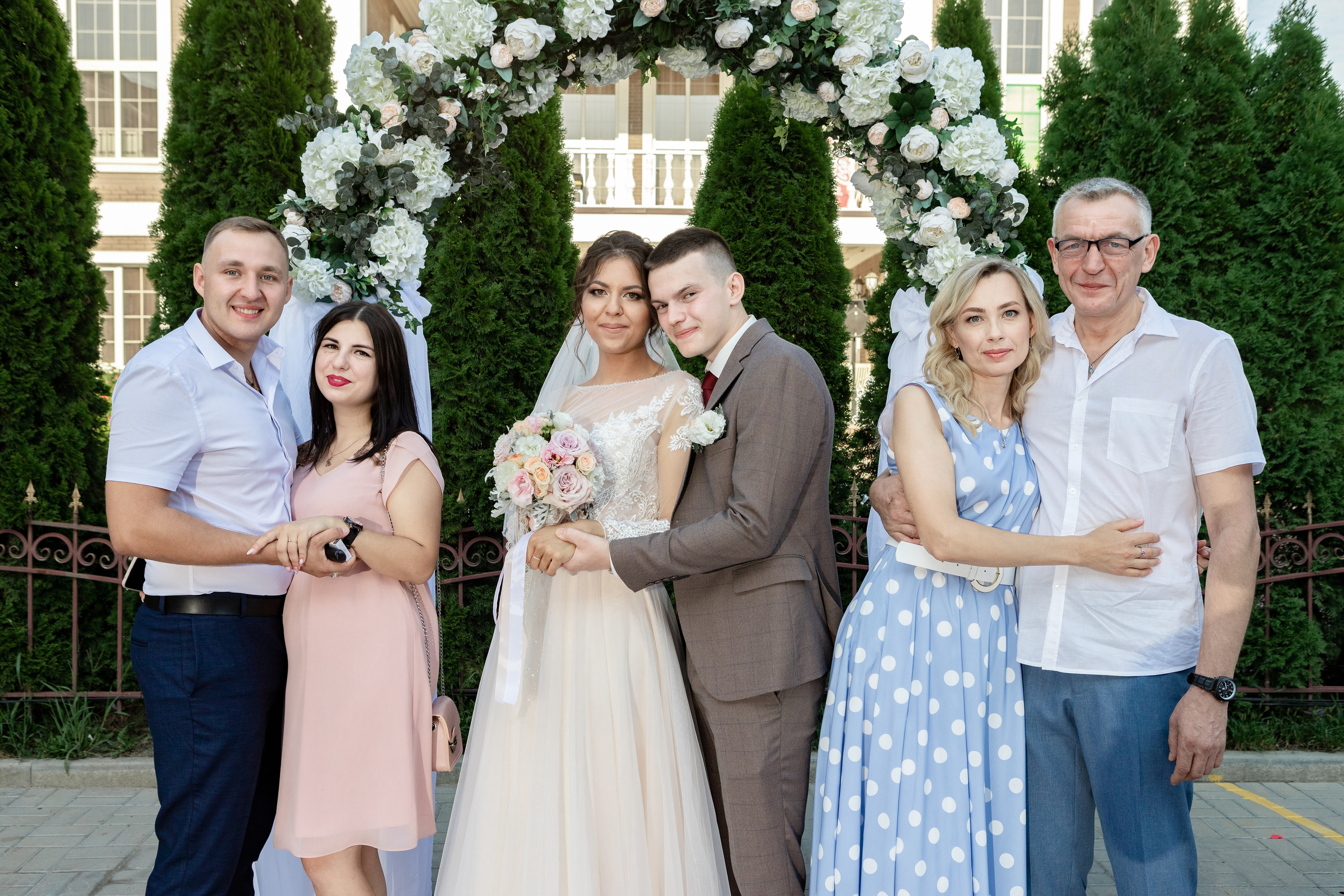 ВИТАЛИЙ + ЯСМИНА ФОТО. Свадебный фотограф и видеограф в Ростове-на-Дону Александр Воронов