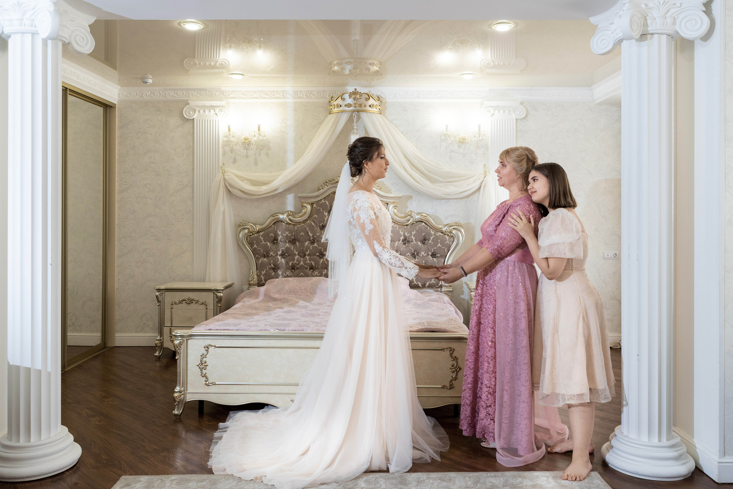 ВИТАЛИЙ + ЯСМИНА ФОТО. Свадебный фотограф и видеограф в Ростове-на-Дону Александр Воронов