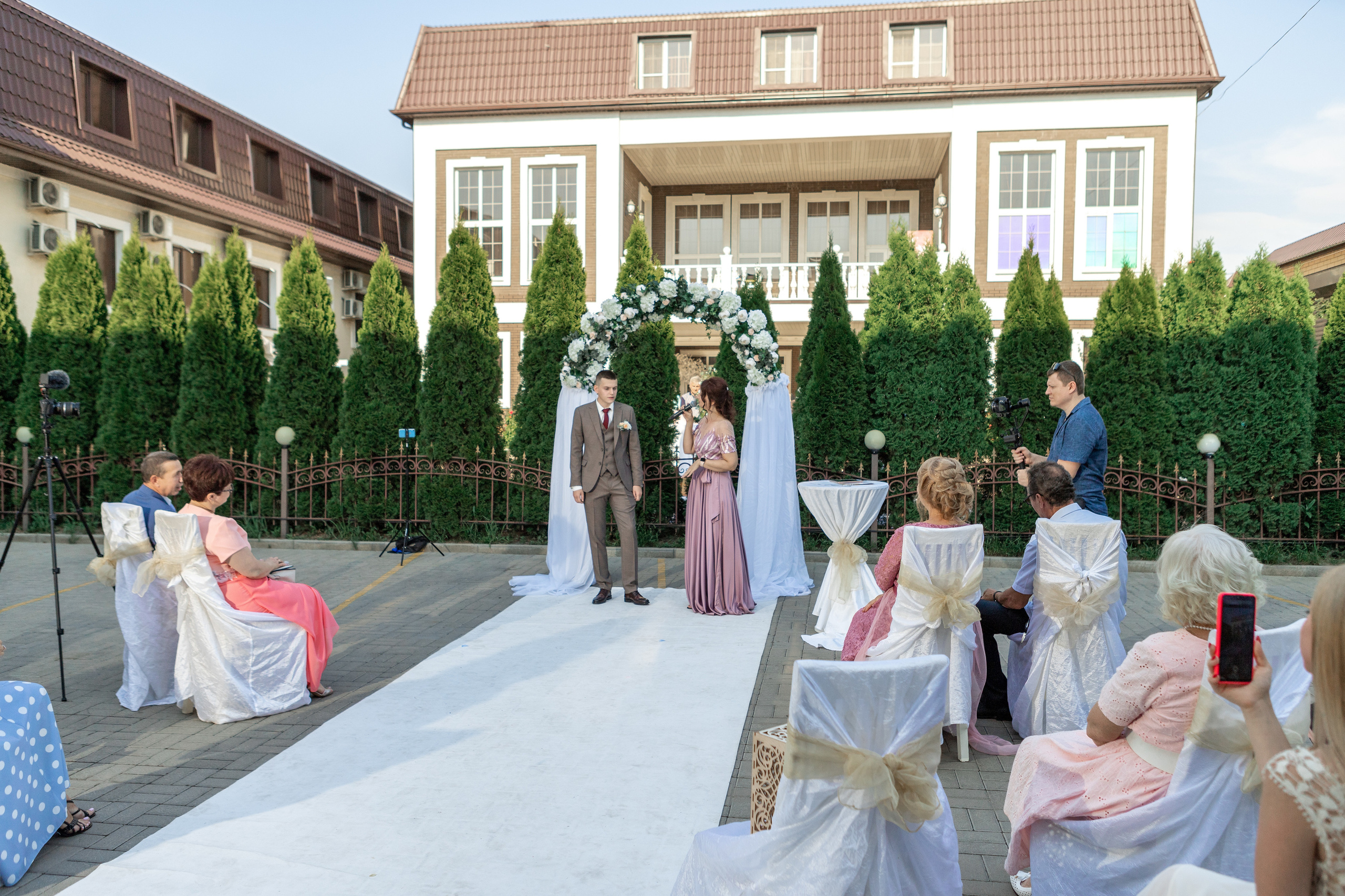 ВИТАЛИЙ + ЯСМИНА ФОТО. Свадебный фотограф и видеограф в Ростове-на-Дону Александр Воронов