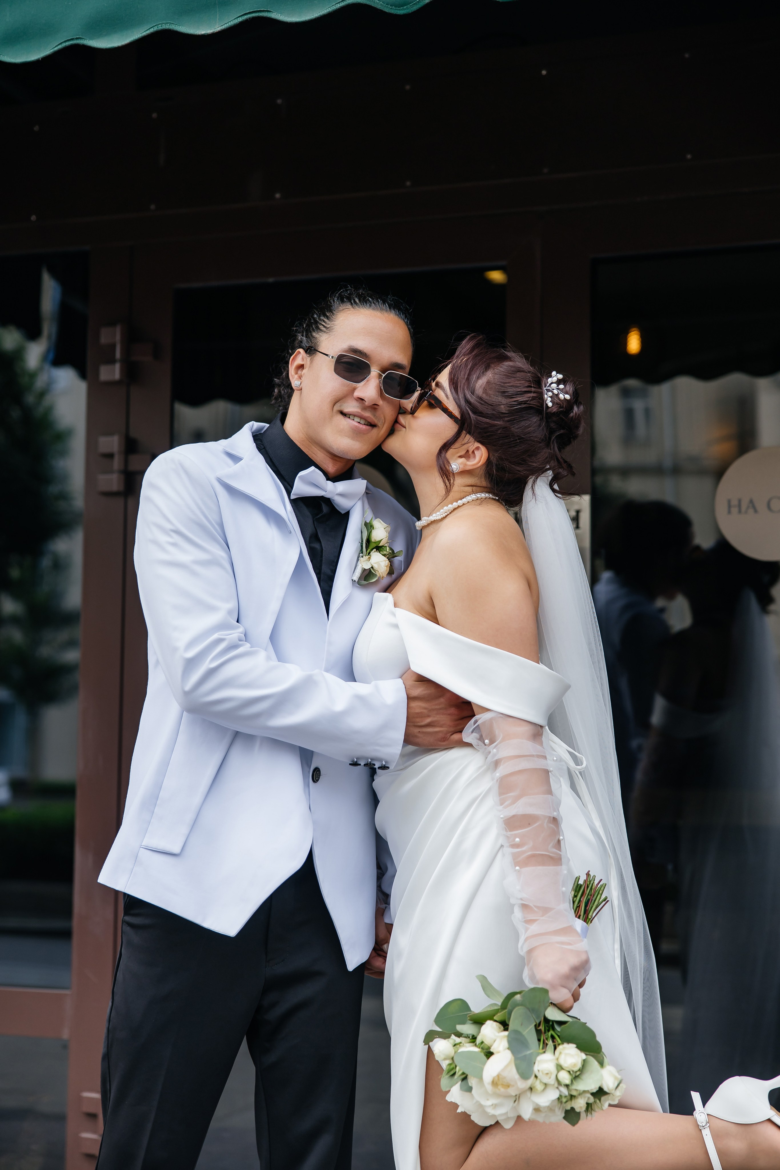 Сборы, прогулка, роспись. Фотограф, видеограф на свадьбу в Москве Никита Назаров