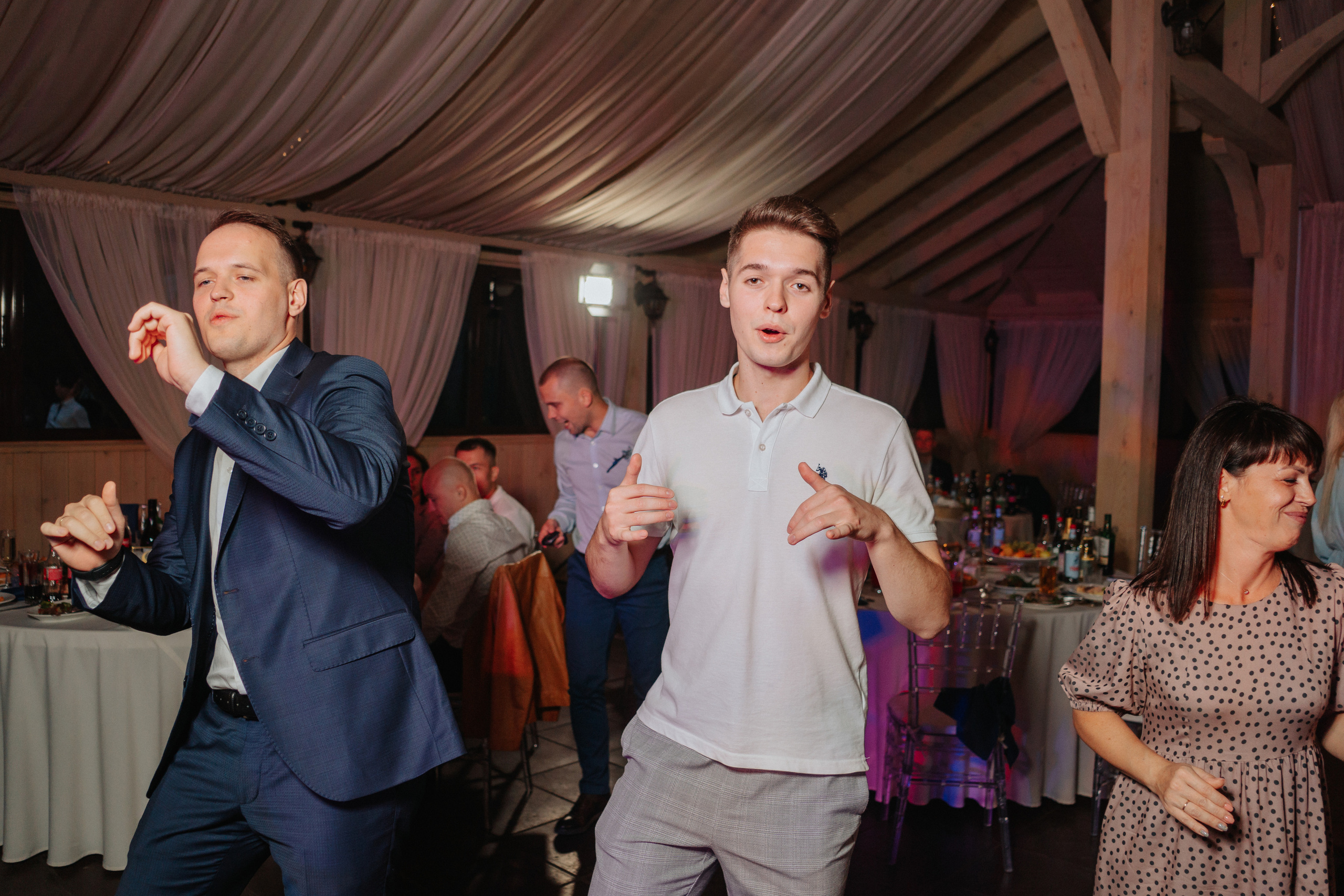 Роман и Анна. Студия Davinchi — Фото и видеосъёмка свадеб и мероприятий