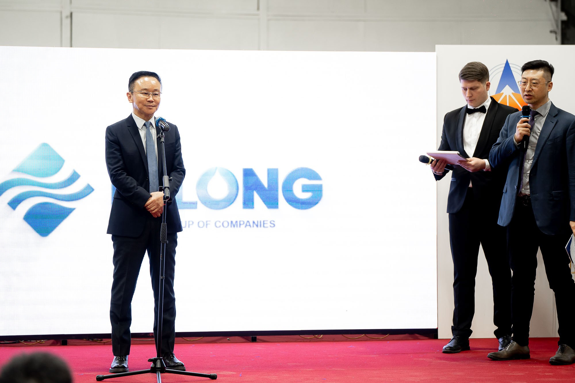 Открытие сервисного центра HILONG. Сергей Кошкин. Репортажная и ивент-фотография в Сургуте