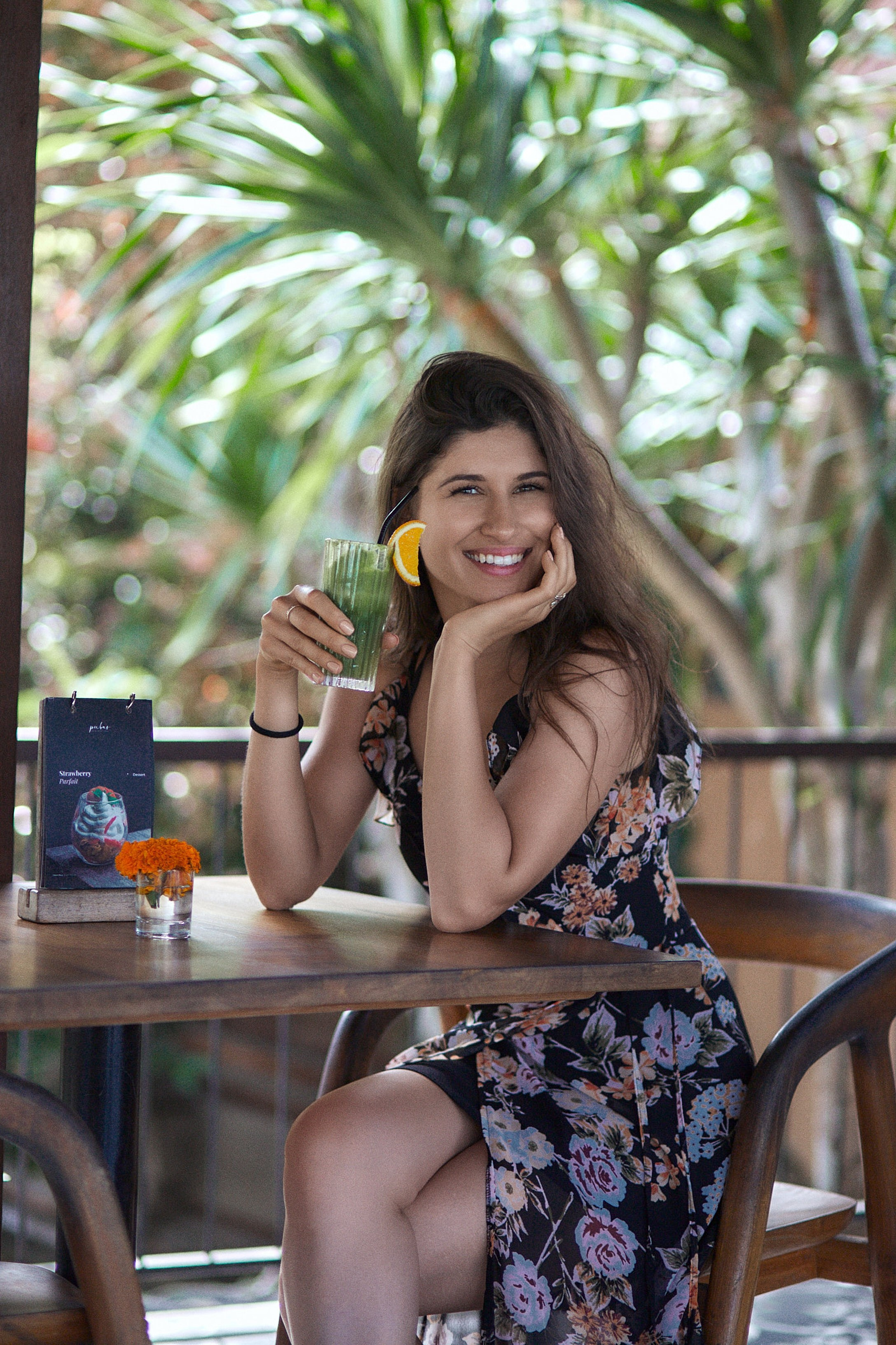 Уличная фотосессия | Естественные кадры в динамике города и природы